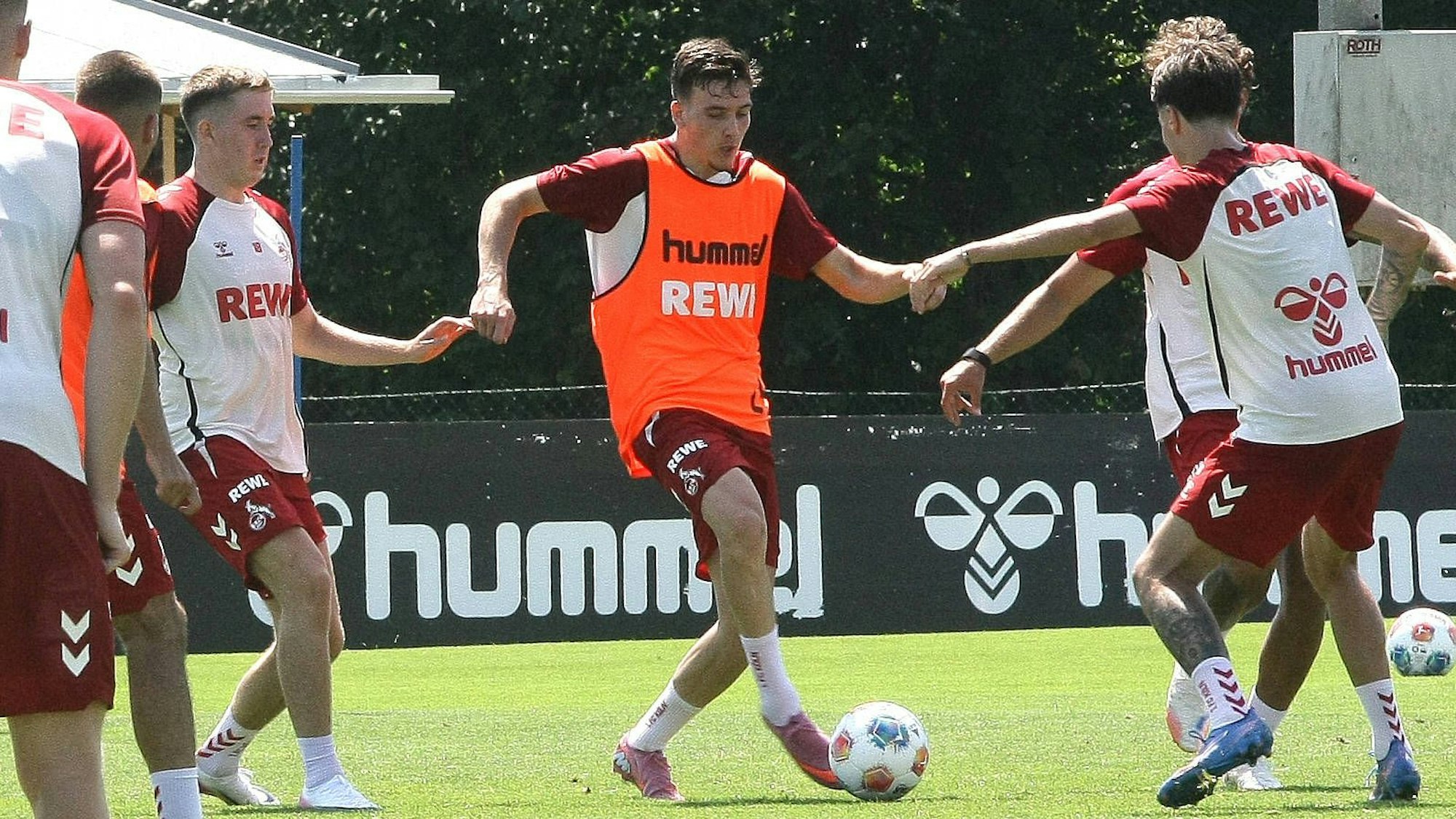 Das Eins-gegen-Eins gehört zu Said El Malas (in orange) Lieblingsbeschäftigungen.