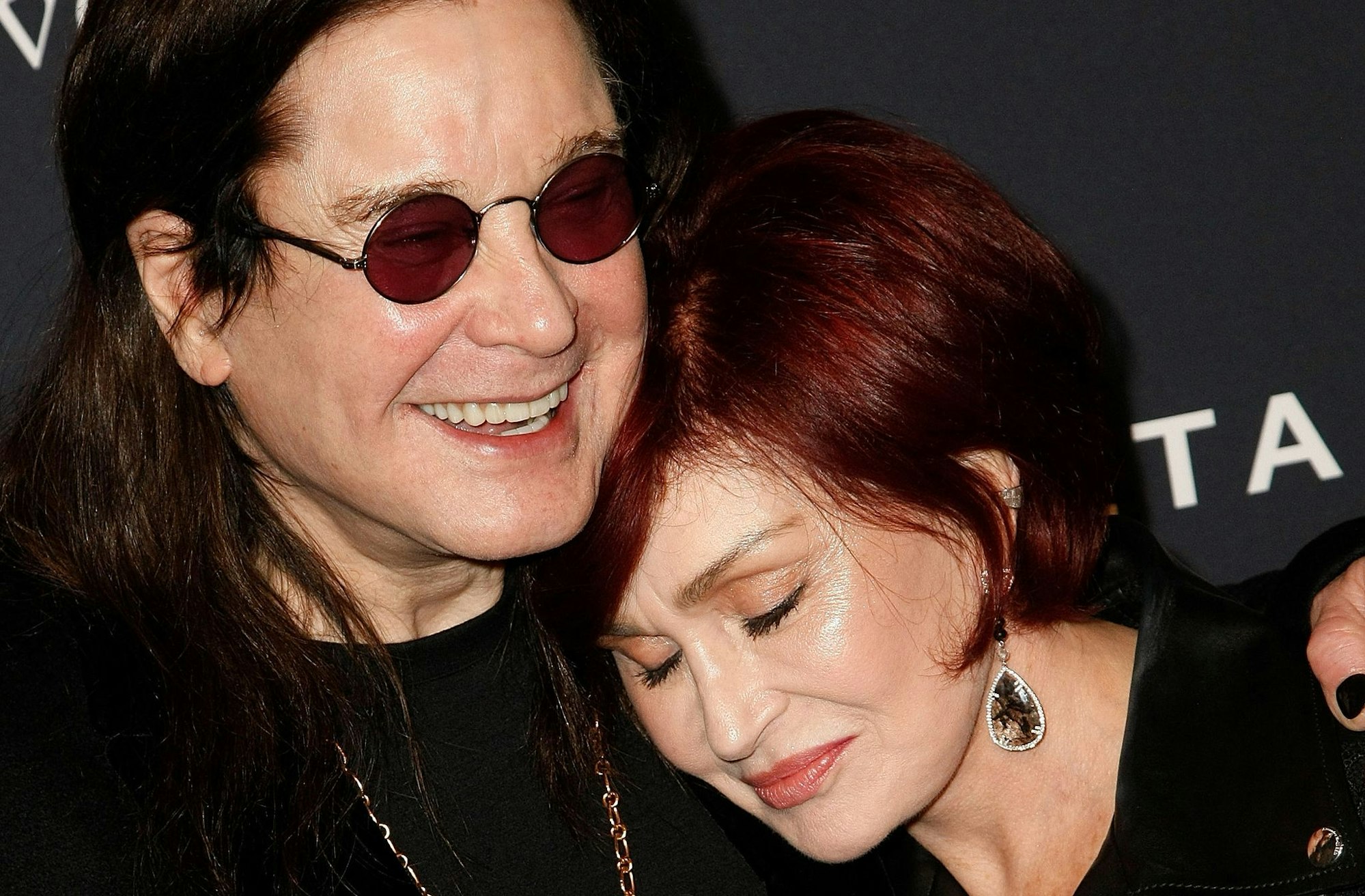 Der britische Sänger Ozzy Osbourne und seine Frau Sharon Osbourne im Jahr 2020. (Archivbild)