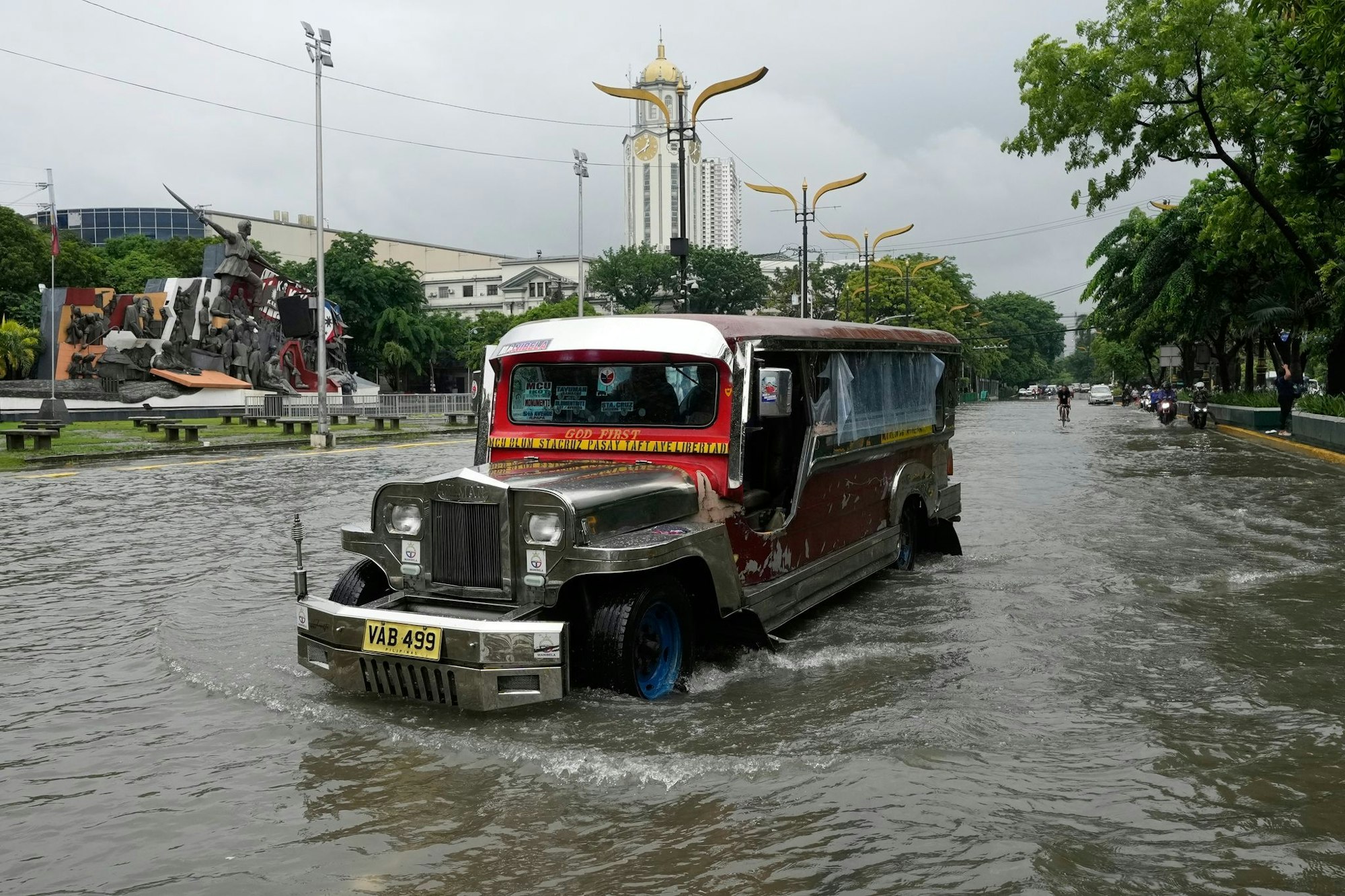 Auch in der Hauptstadt Manila standen viele Straßen unter Wasser.