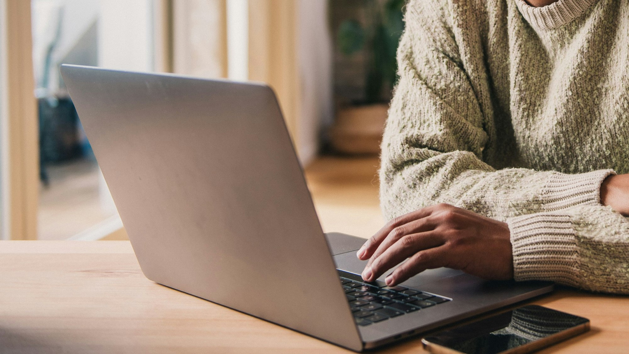 Wir verschenken PLUS-Abos an junge Leserinnen und Leser.