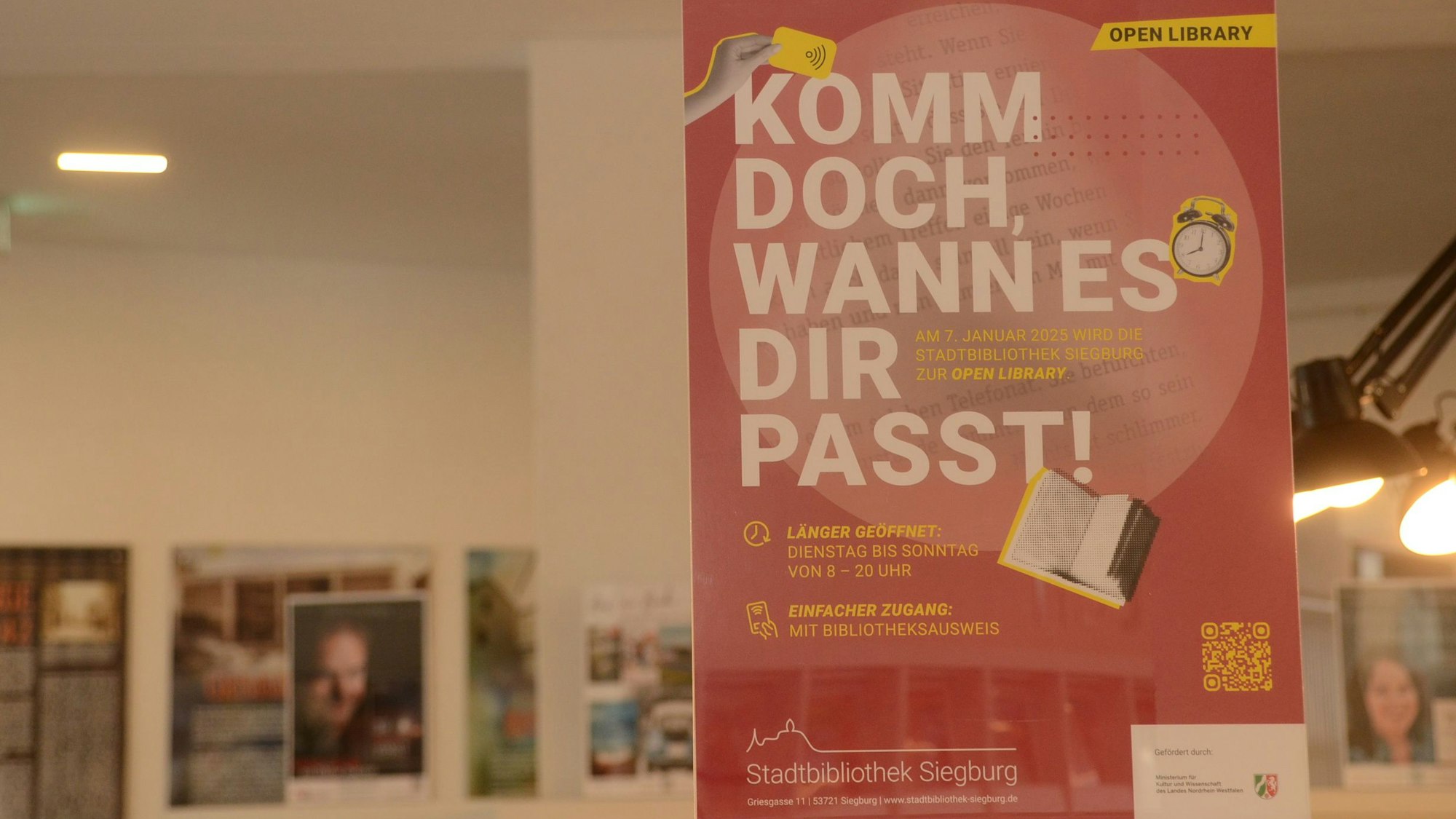 Ein Plakat mitt dem Text "Komm doch, wann es dir passt!"