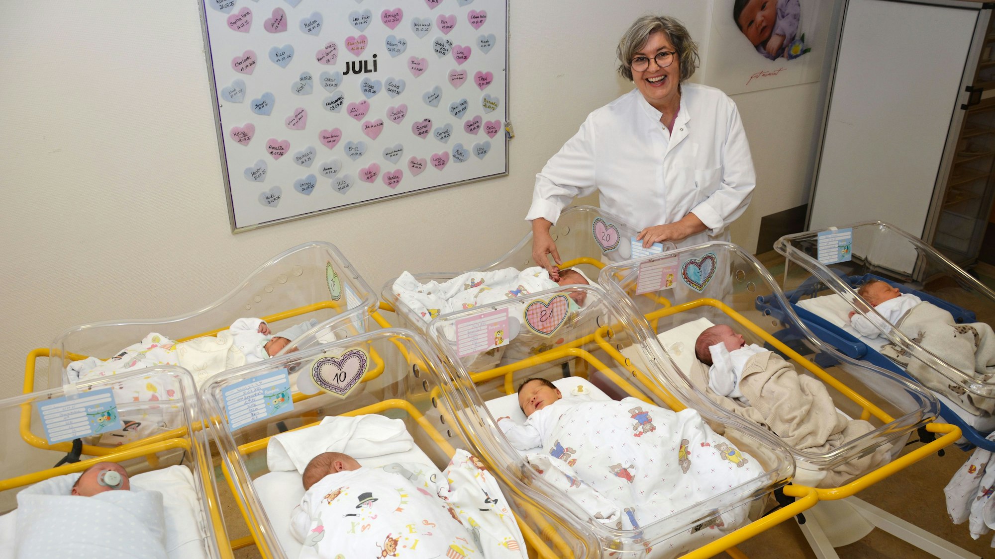 Im Krankenhaus Gummersbach kommen innerhalb von 17 Stunden zehn Babys zur Welt.