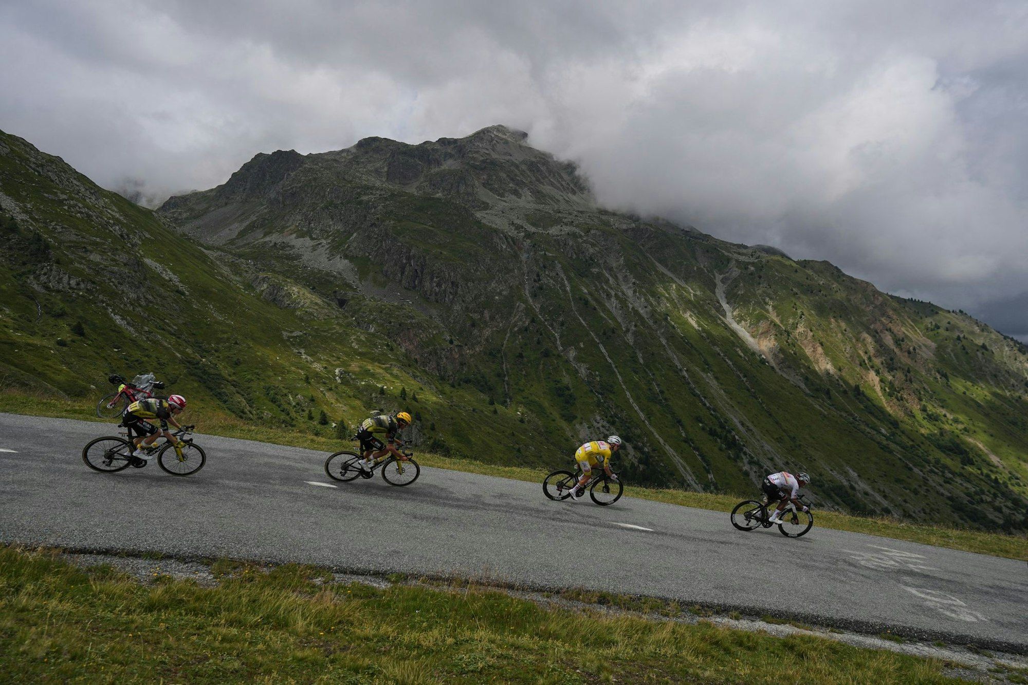 Die 19. Etappe der Tour de France wird wegen des Ausbruchs einer ansteckenden Tierkrankheit verkürzt.