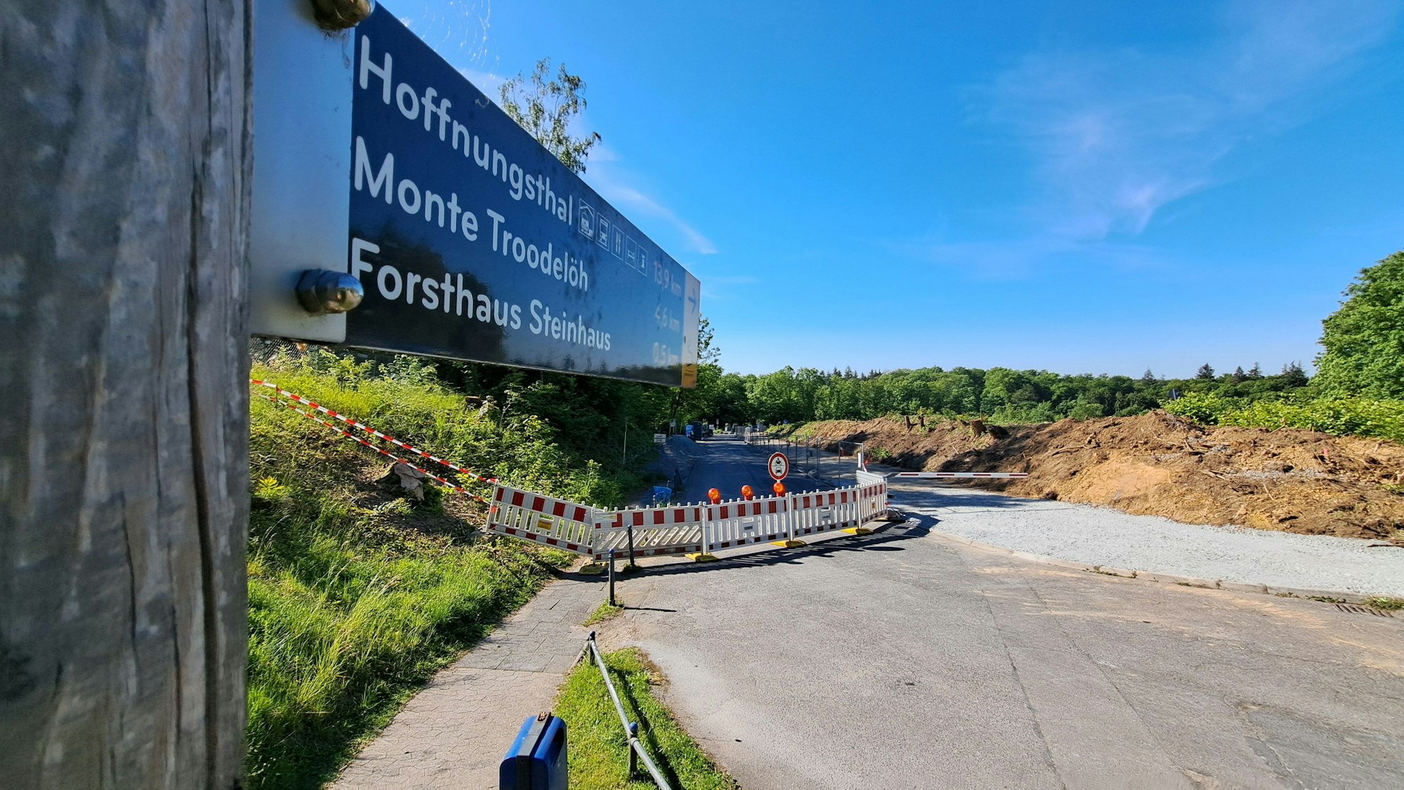 Hier waren einmal Parkplätze, insbesondere für Wanderer und Besucher des Forsthauses Steinhaus.