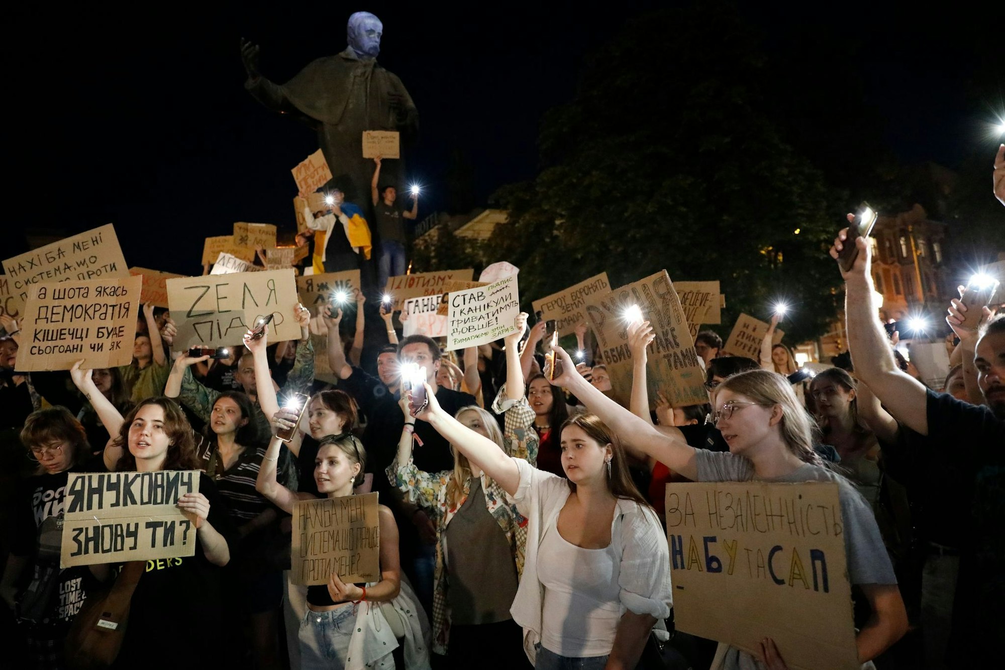 Die Demonstranten fürchten um die Unabhängigkeit der Antikorruptionsbehörden.