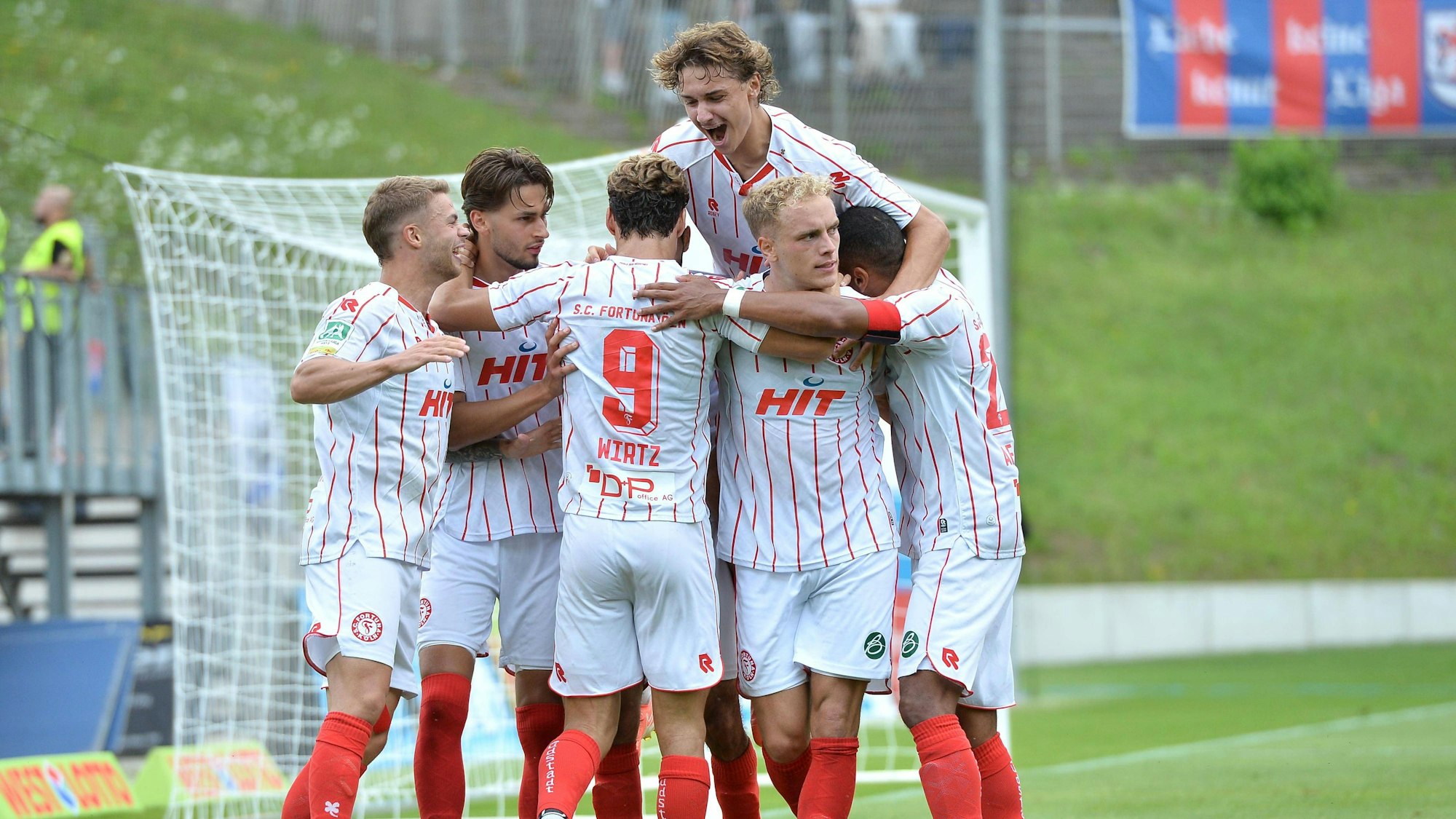 Enzo Wirtz bejubelt seinen Führungstreffer