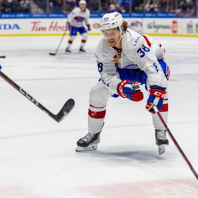 Nate Schnarr stürmt in der kommenden Saison in der Deutschen Eishockey Liga für die Kölner Haie.