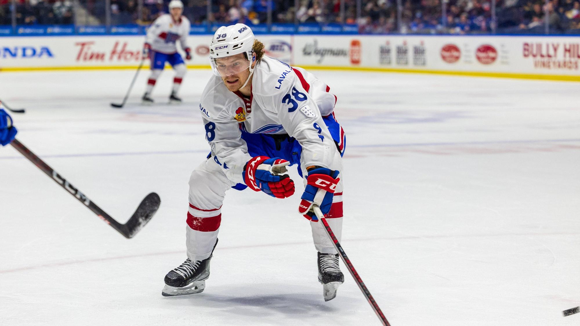Nate Schnarr stürmt in der kommenden Saison in der Deutschen Eishockey Liga für die Kölner Haie.