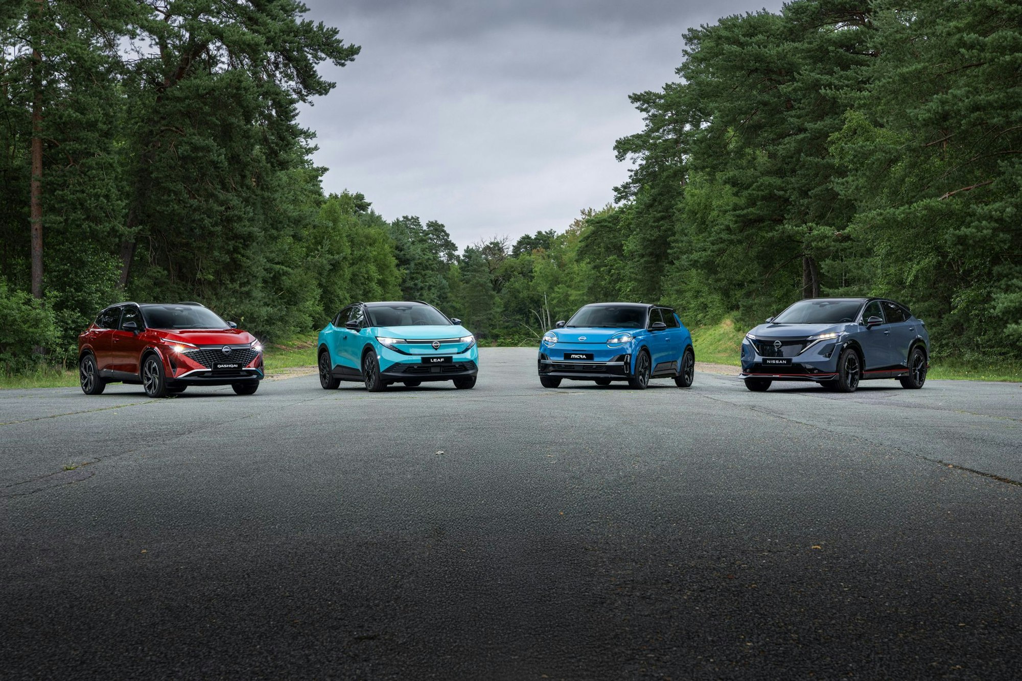 Qashqai (l-r), Leap, Micra und Nismo: Nissan hat eine Reihe neuer E-Modelle angekündigt.