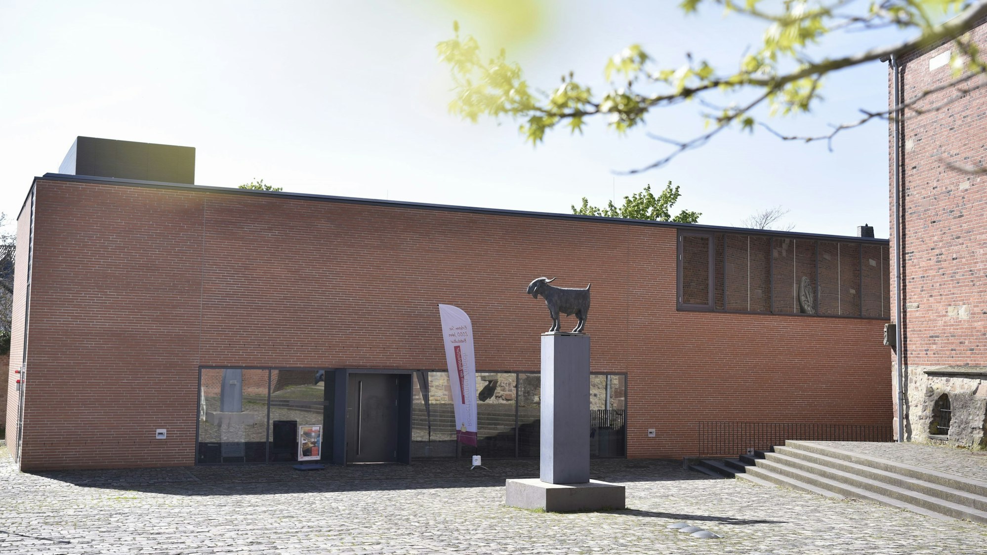 Außenaufnahme der Roemerthermen - Museum für Badekultur in Zülpich.