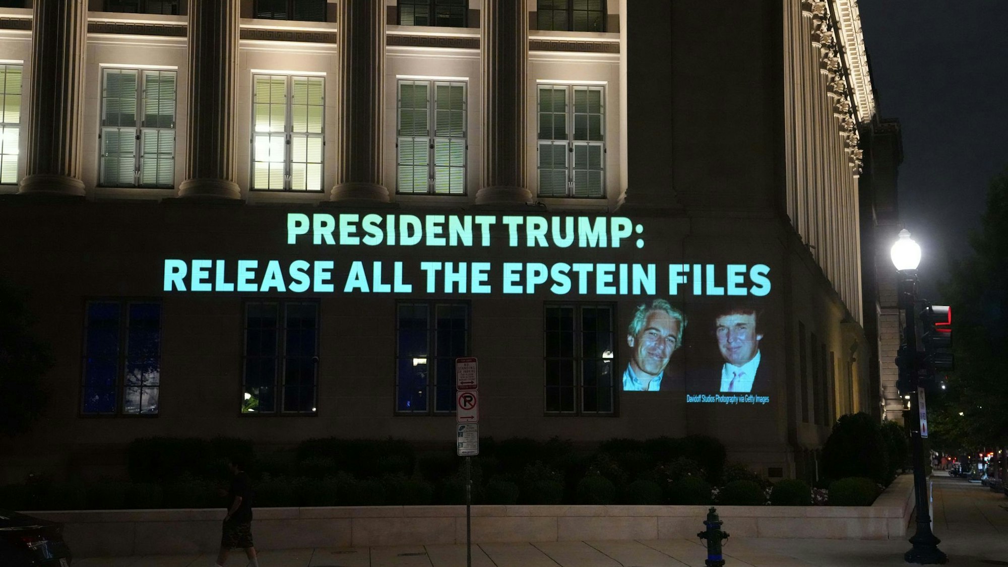 Kritiker - auch aus den eigenen Reihen - fordern von Trump, die Epstein-Akten offenzulegen. (Archivbild)
