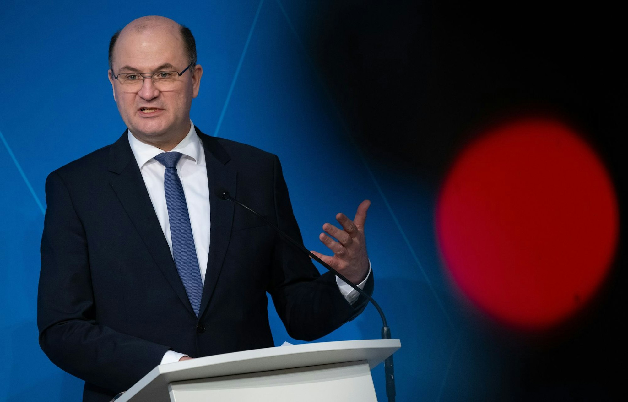 Bayerns Finanzminister Albert Füracker (CSU) sieht das Ausgleichssystem unter den Bundesländern am Ende. Er sorgt sich um eine Überforderung der Geberländer. (Archivbild)