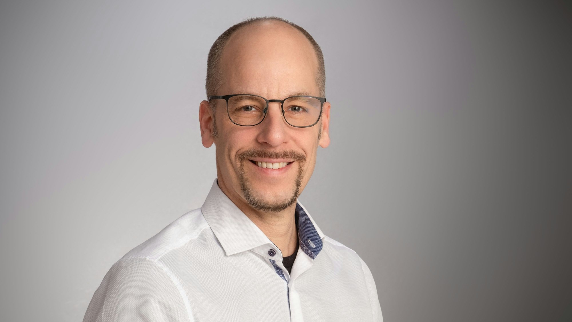 Ingo van Thiel von der Deutschen Leberhilfe steht Hepatitis-Kranken zur Seite.