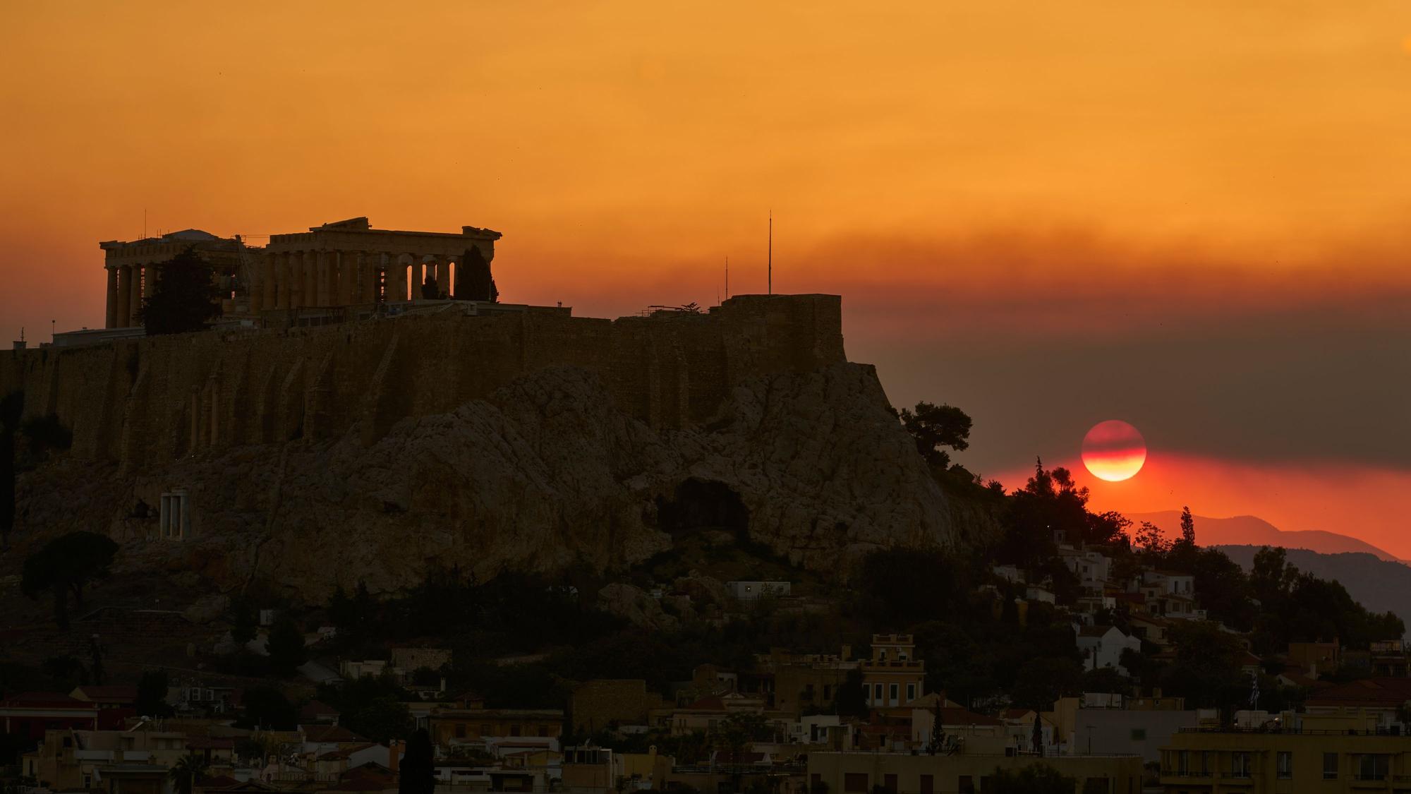 Athen bat die EU um sechs Löschflugzeuge bei Bränden.