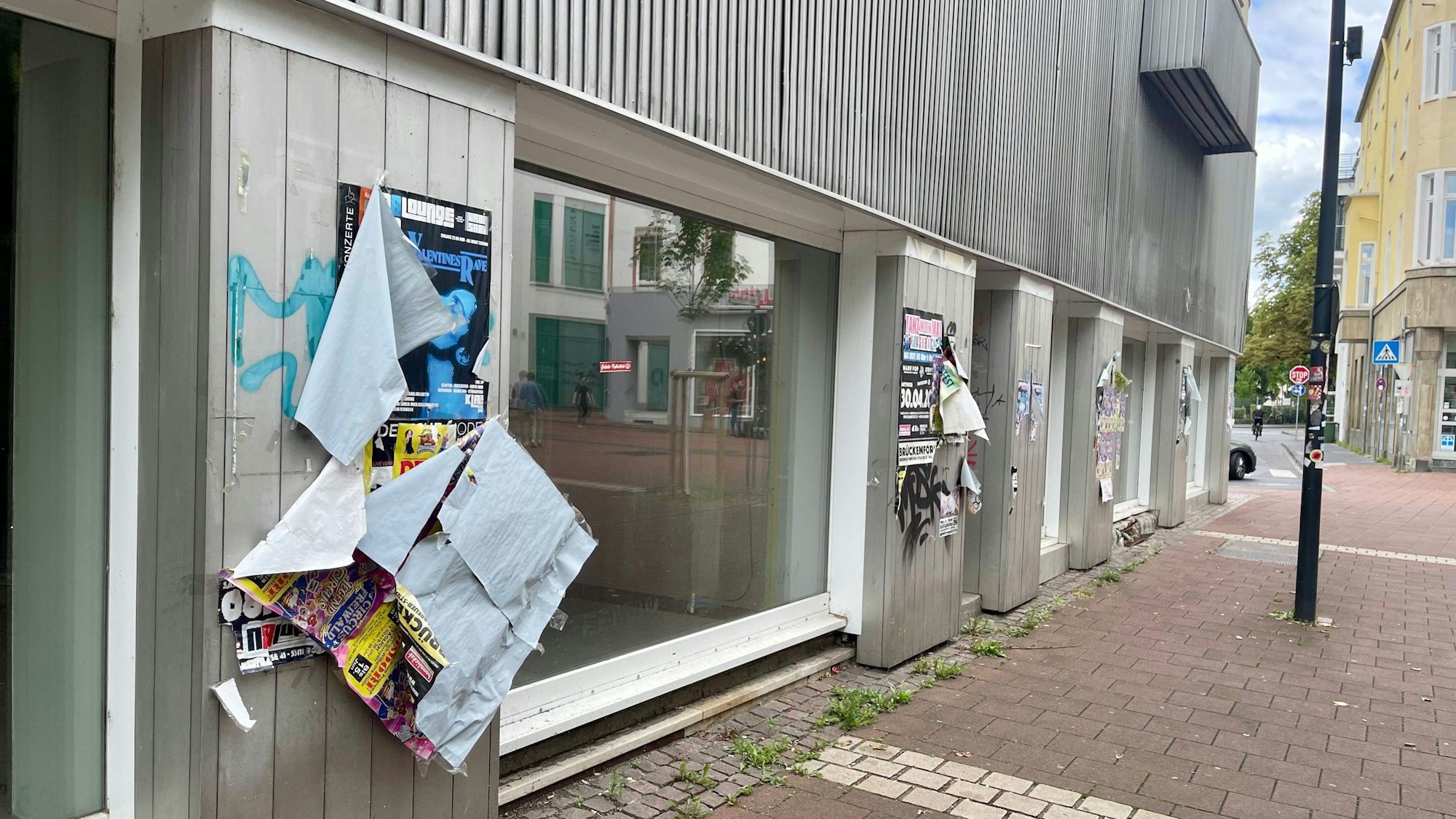 Viele Ladenlokale – so wie hier die ehemalige Zeeman-Filiale – in Siegburg stehen leer.