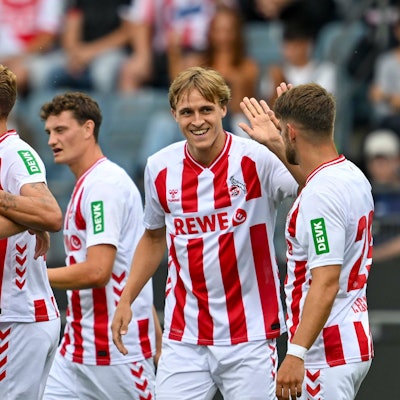 Die gute Stimmung des Trainingslagers dokumentierten die FC-Spieler auch beim Testspielsieg gegen Leicester City.