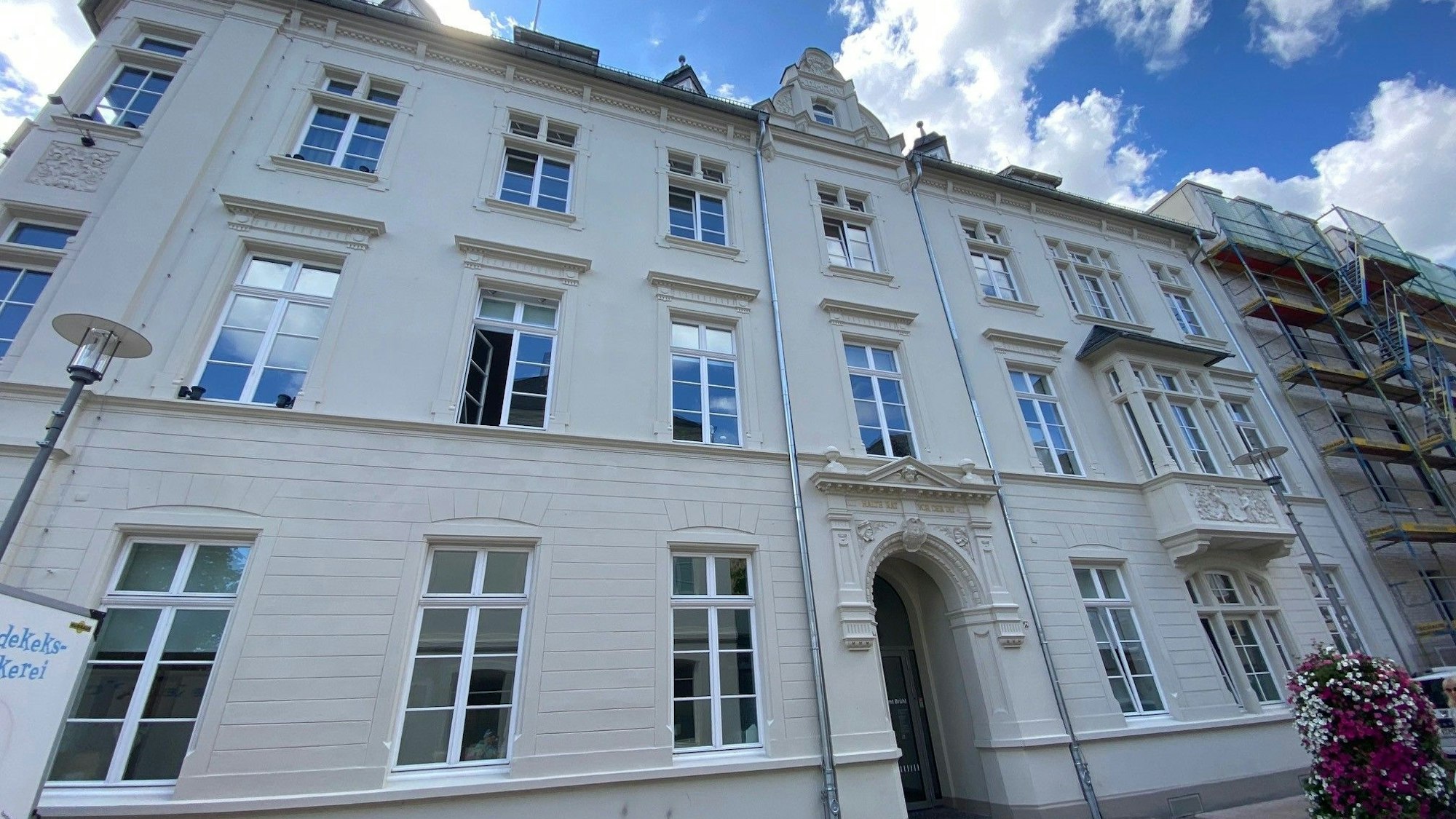 Zu sehen ist das Brühler Rathaus.