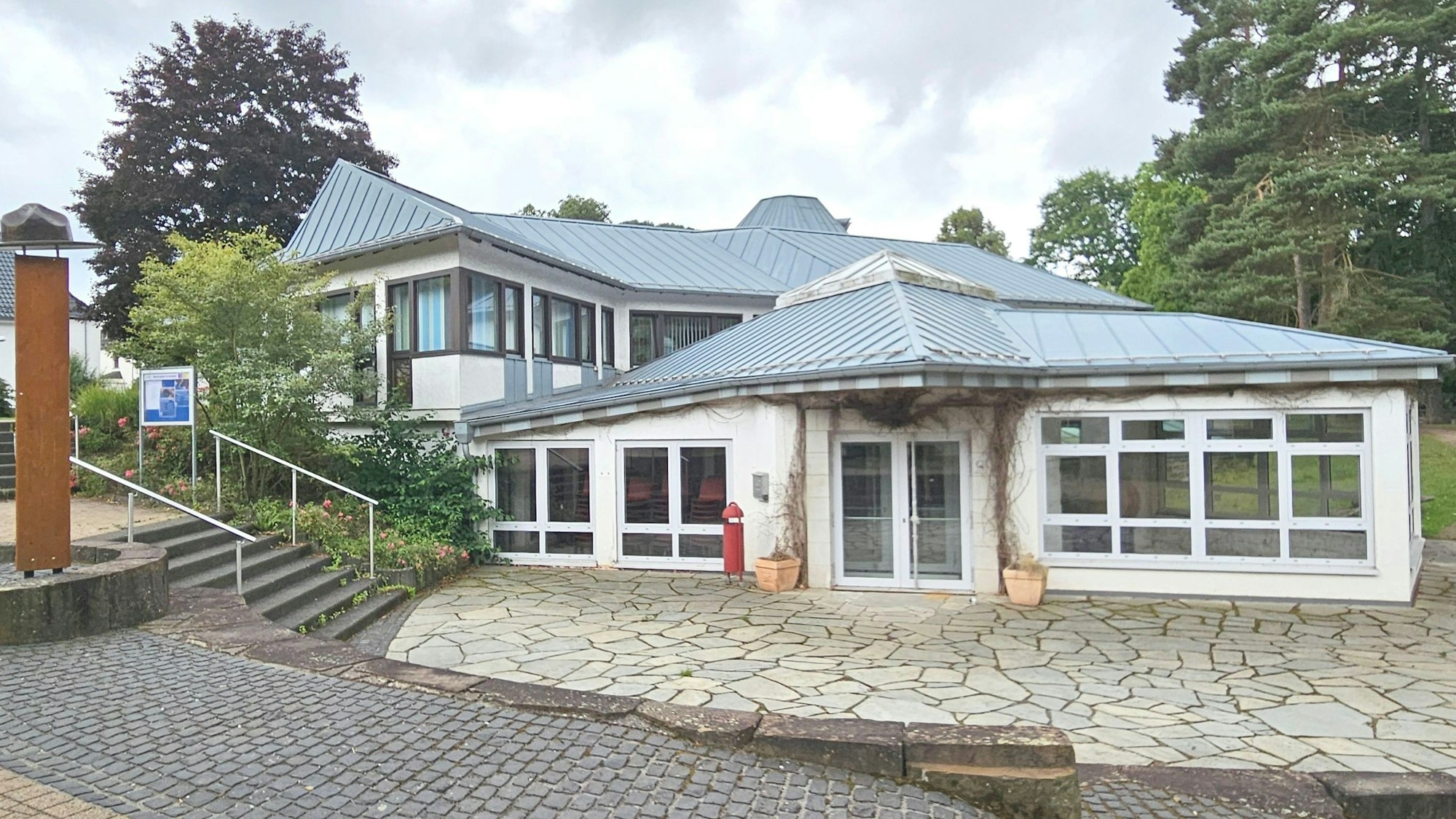 Das Foto zeigt das ehemalige Nationalparktor am Kurpark.