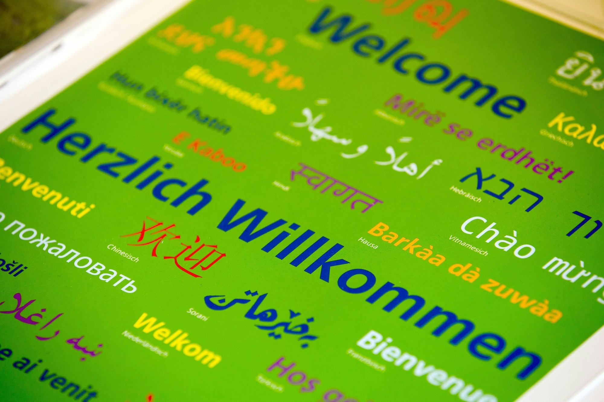 Rund 27 Prozent der Menschen mit Migrationshintergrund in NRW sprechen zu Hause ausschließlich Deutsch.