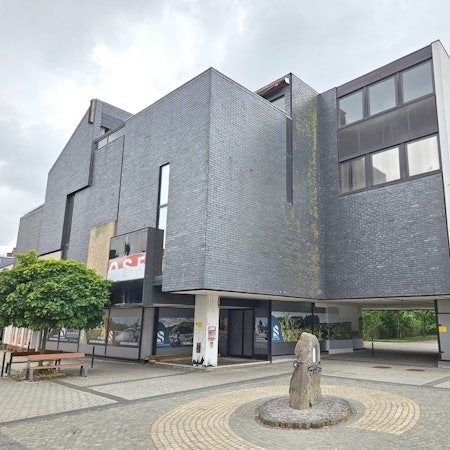 Blick auf das leerstehende Ose-Gebäude an der Dreiborner Straße.