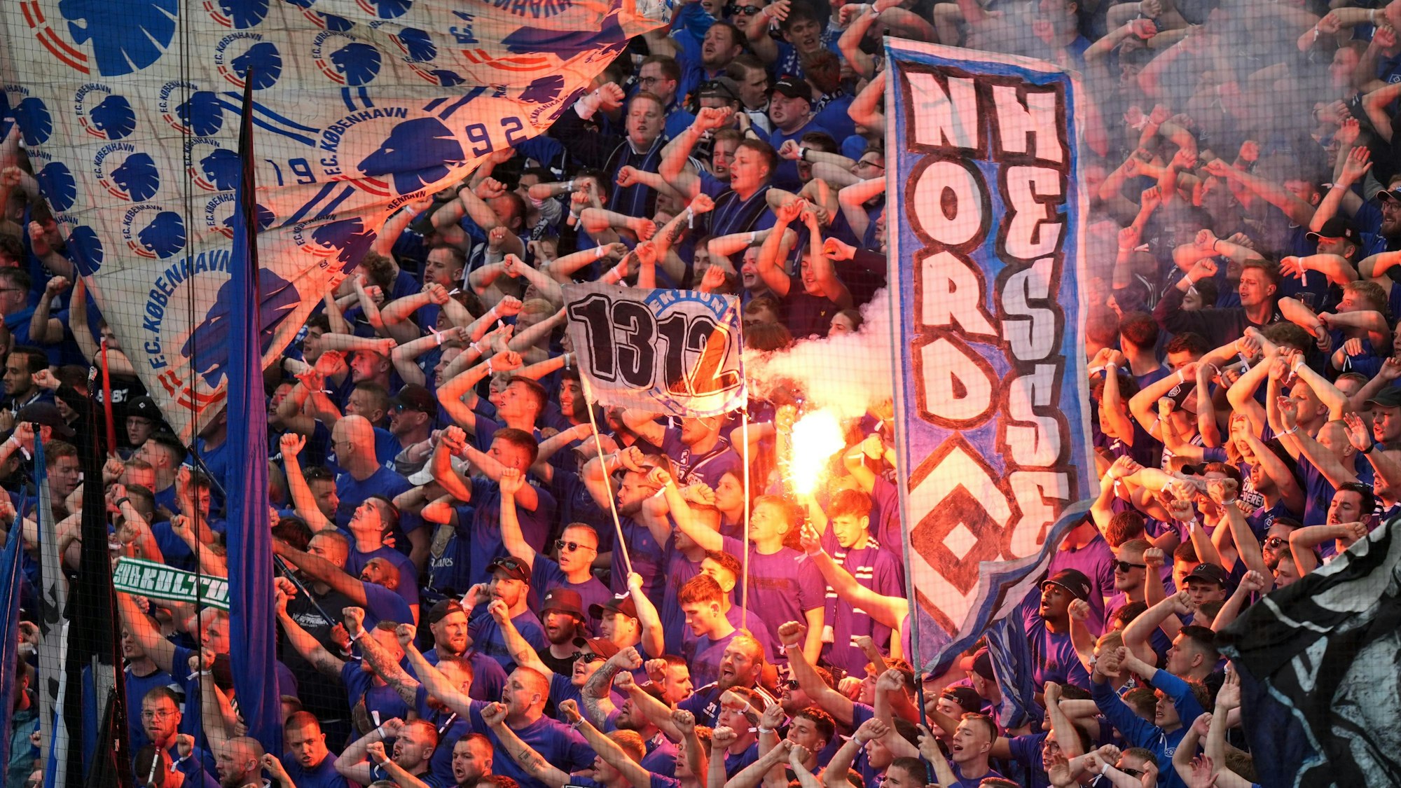 HSV-Fans vor einem Spiel in der vergangenen Saison. (Archivbild)
