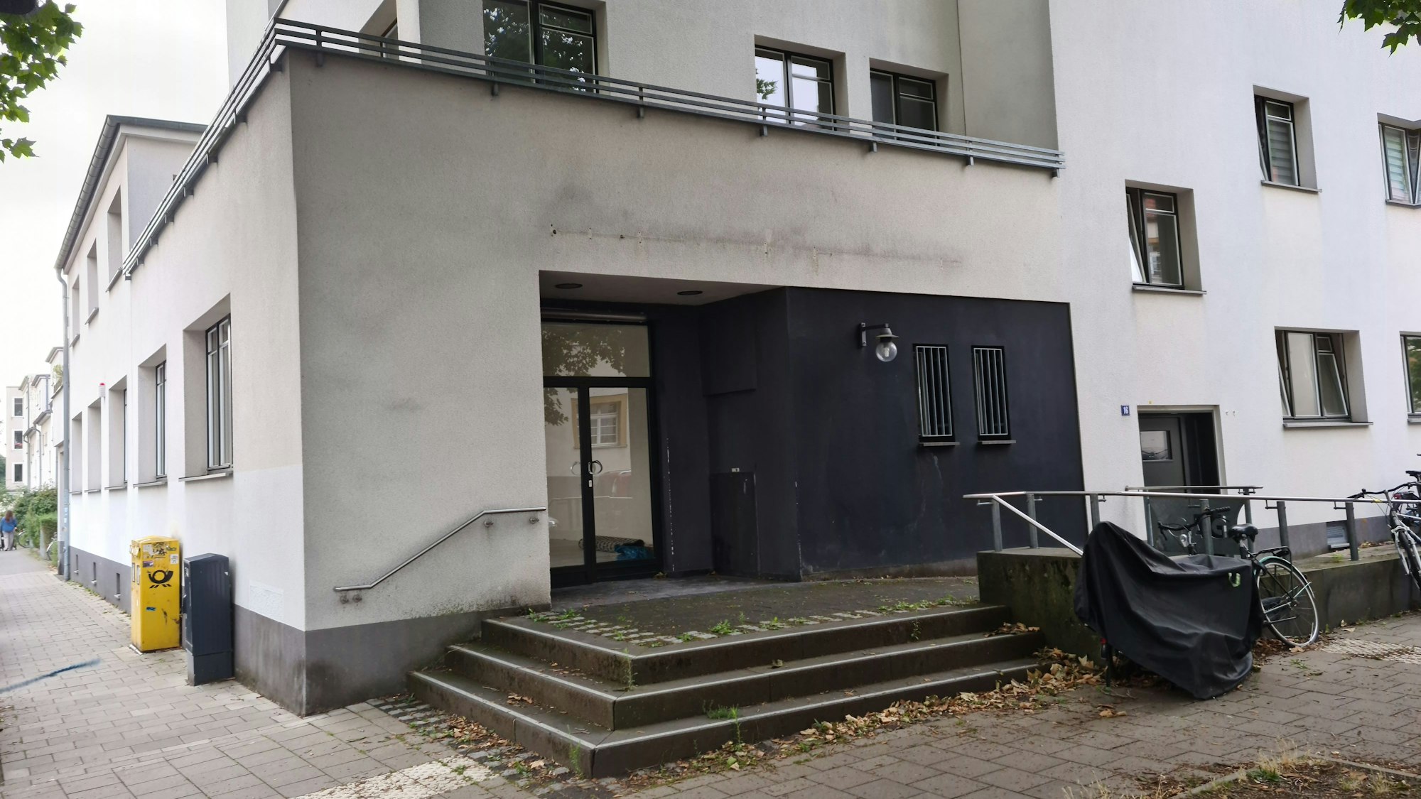 Die ehemalige Postfiliale an der Straße Am Haselbusch.