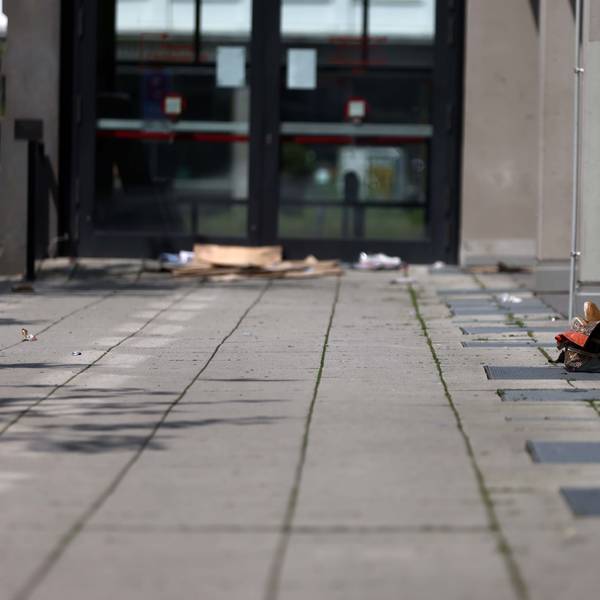 Trauriges Bild: Drogenabhängige prägen den Josef-Haubrich-Hof am Neumarkt.