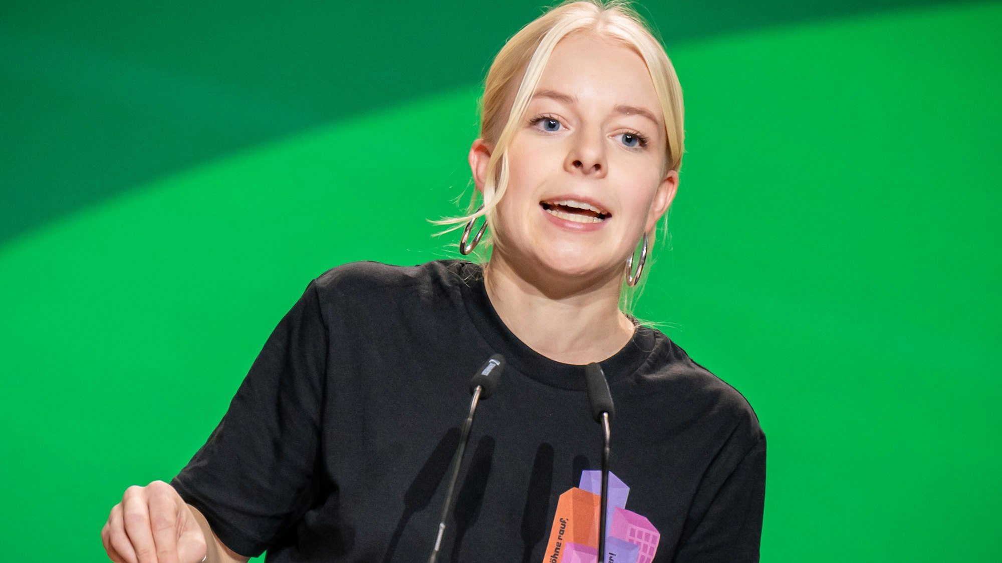 Das Bild zeigt Jette Nietzard, Sprecherin der Grünen Jugend. Foto: Michael Kappeler/dpa