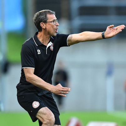 Fußball Herren Regionalliga West Saison 2025/2026 1. Spieltag: Wuppertaler SV - Fortuna Köln am 25.07.2025 im Stadion am Zoo in Wuppertal Matthias Mink Trainer Fortuna Köln Nordrhein-Westfalen Deutschland *** Soccer Men Regionalliga West Season 2025 2026 1 Matchday Wuppertaler SV Fortuna Köln on 25 07 2025 at Stadion am Zoo in Wuppertal Matthias Mink Coach Fortuna Köln North Rhine-Westphalia Germany