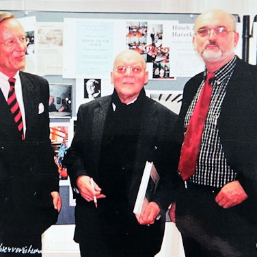 Aus dem Fototagebuch: Wolf-Rüdiger Weisbach mit Hanns Dieter Hüsch, dem Kölner RP Franz-Josef Antwerpes und Bürgermeister Udo Scharnhorst (v.r.) im August 1998.