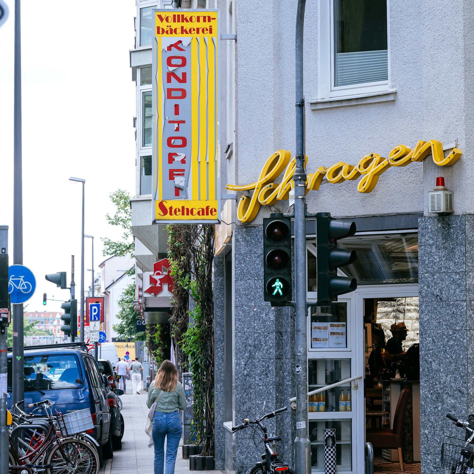 Tradition im Veedel: Die Bäckerei-Konditorei Schragen auf der Subbelrather Straße.