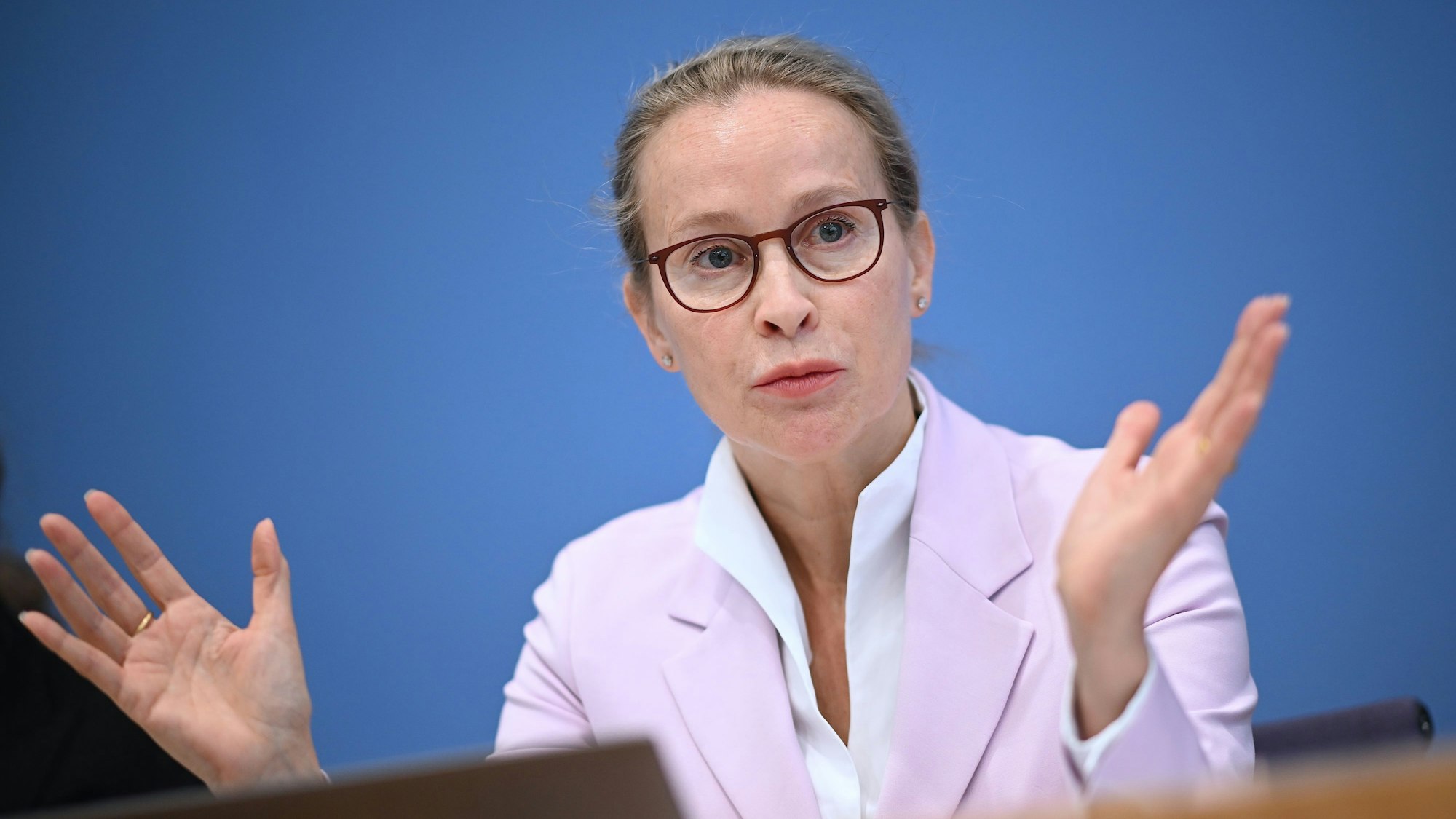 Frauke Brosius-Gersdorf, Juristin stellt hier am 15. April 2024 den Abschlussbericht der Kommission zur reproduktiven Selbstbestimmung und Fortpflanzungsmedizin vor.