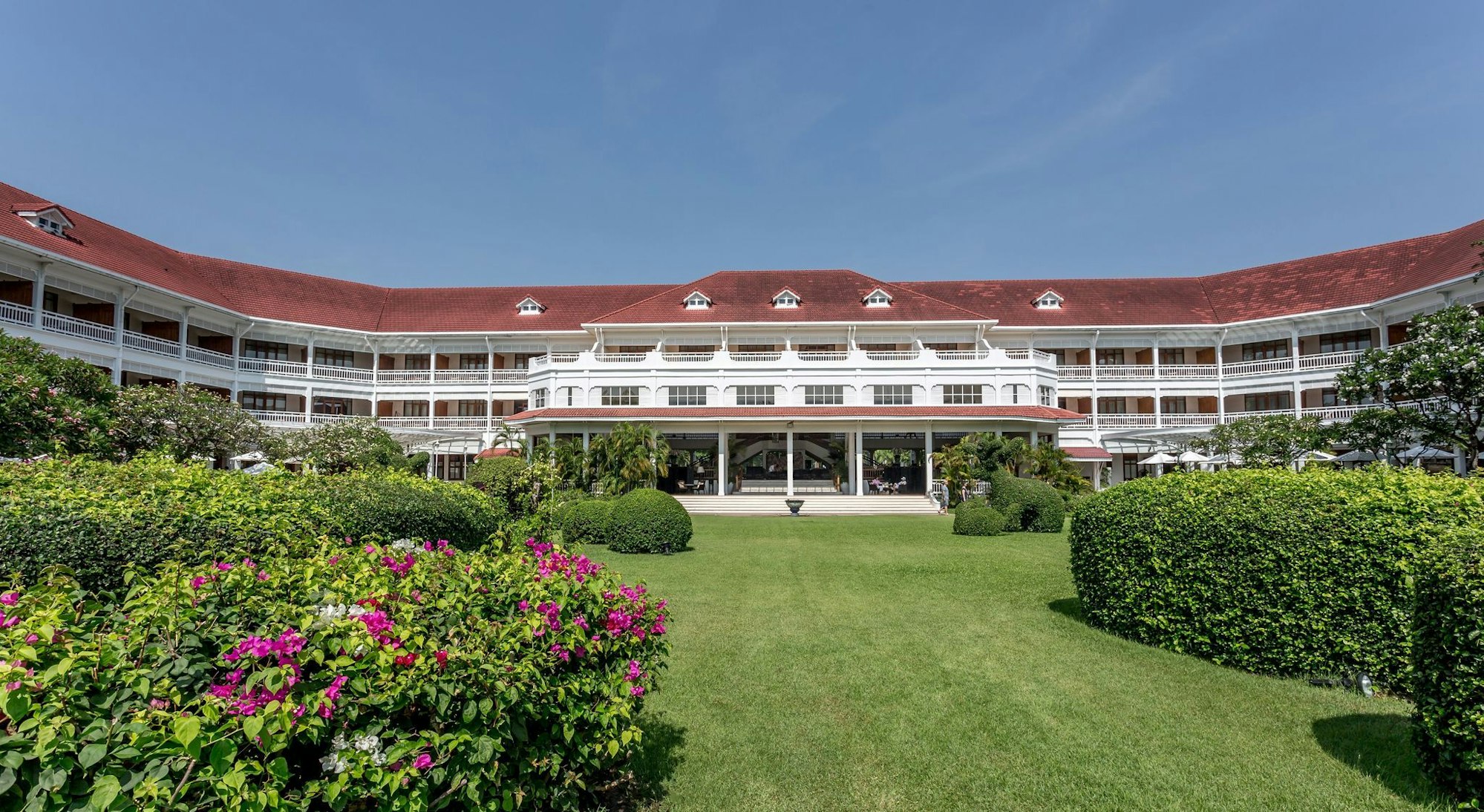Im Centara Grand Beach Resort & Villas Hua Hin wurden Teile des Oscar-prämierten Dramas «The Killing Fields - Schreiendes Land» von 1984 gedreht.