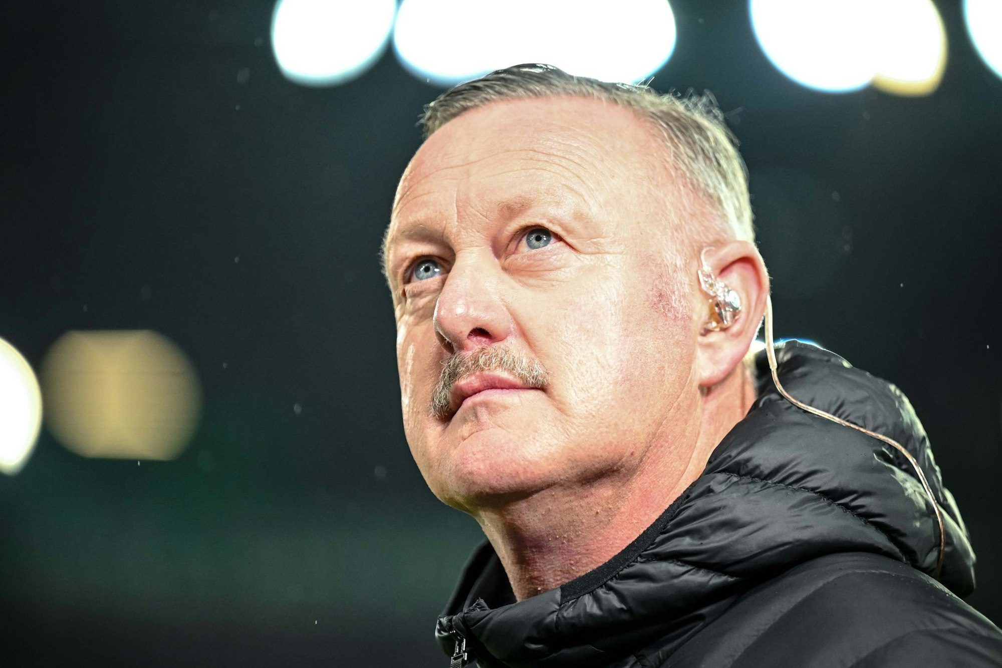 Der aktuelle Sportdirektor Roland Virkus bastelt in aller Ruhe am Kader.