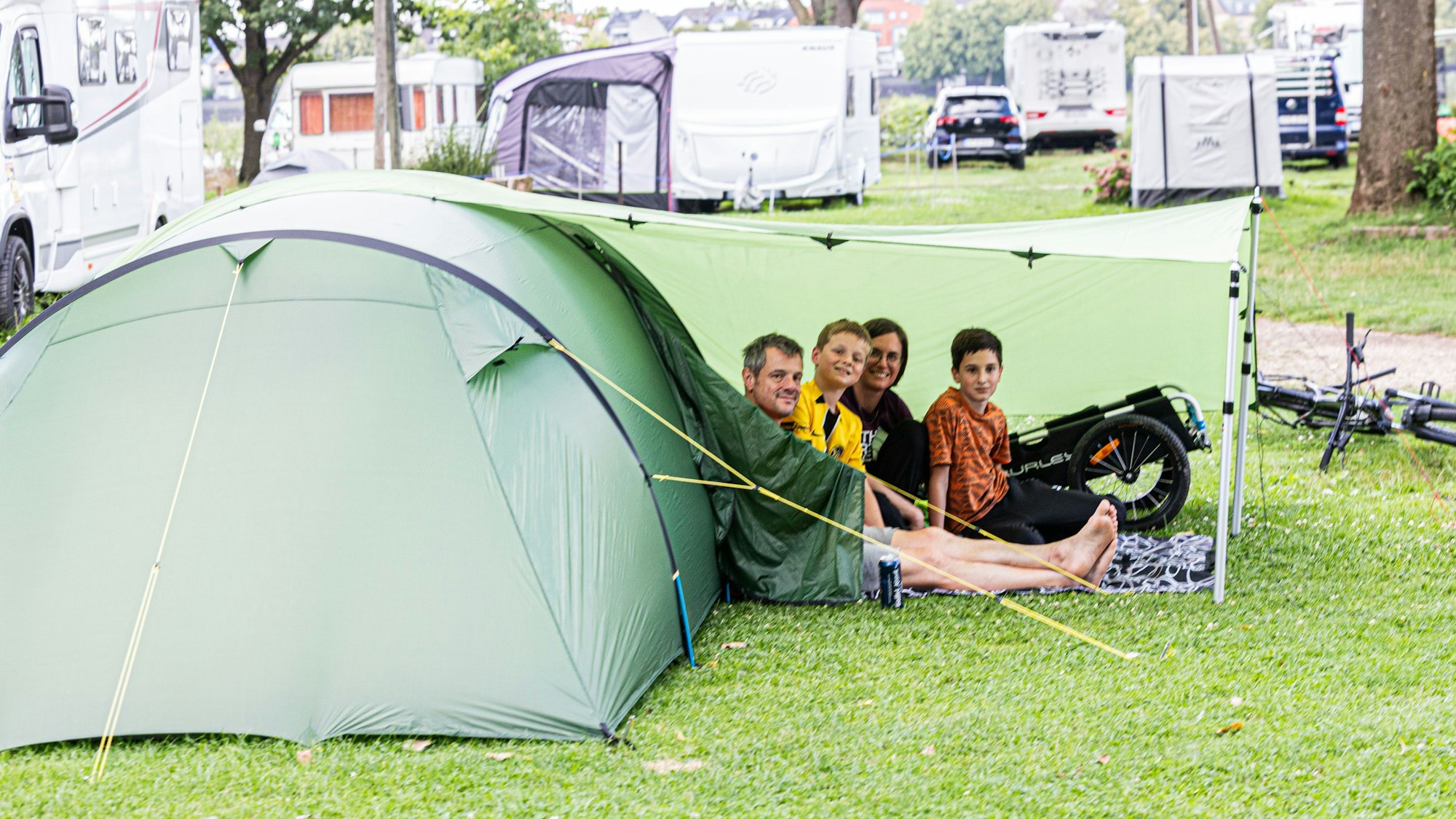 Familie Ambauen radelt 14 Tage am Rhein entlang.
