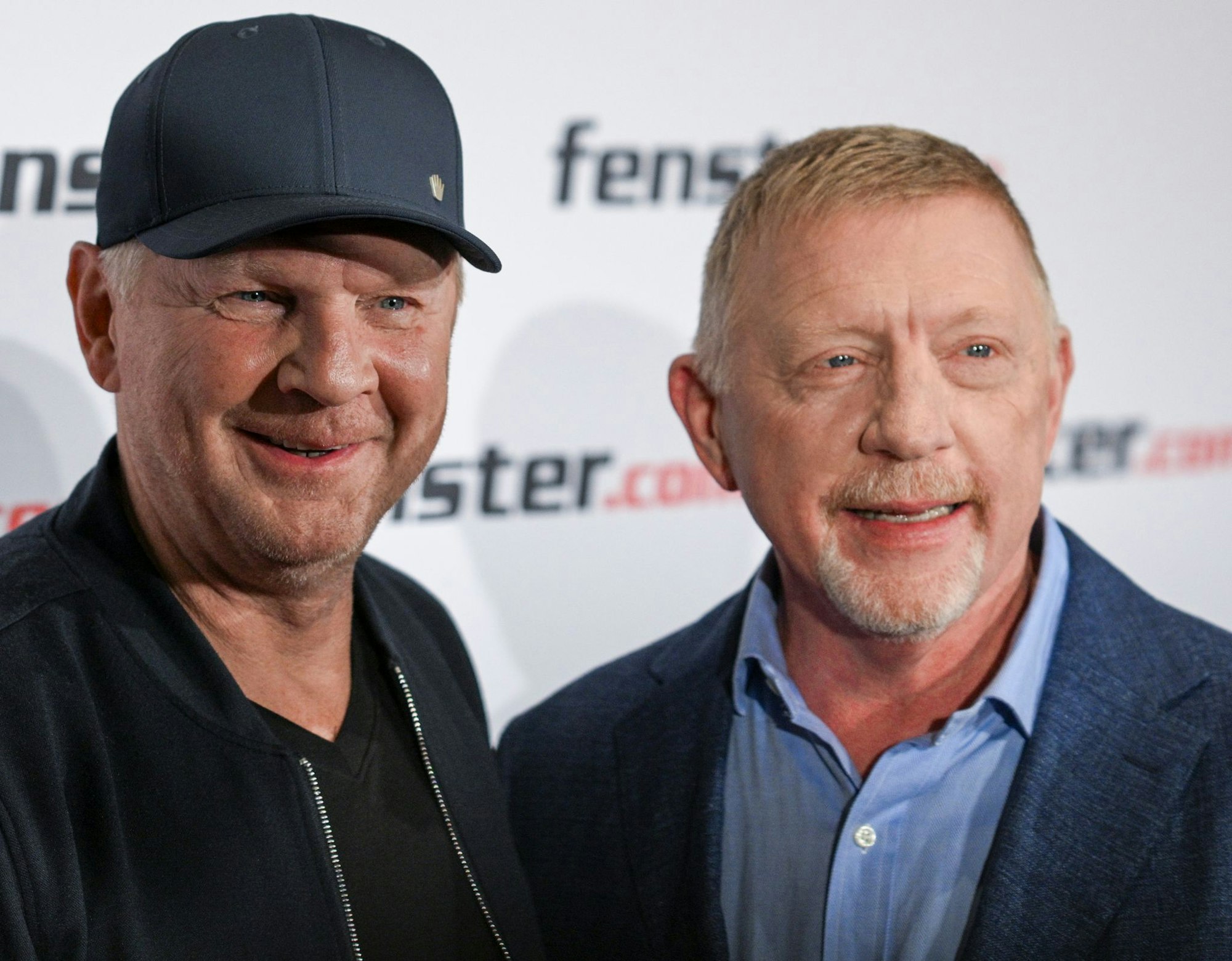 Stefan Effenberg (l) rät Nick Woltemade vorerst zu einem Verbleib in Stuttgart.