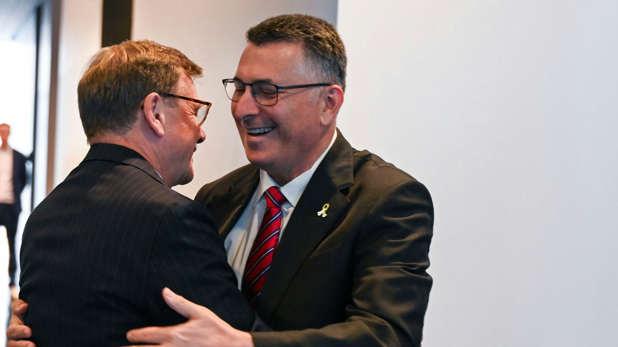 Werden sich in Tel Aviv wiedersehen: die Außenminister Deutschlands und Israels, Johann Wadephul und Gideon Saar. (Archivbild)