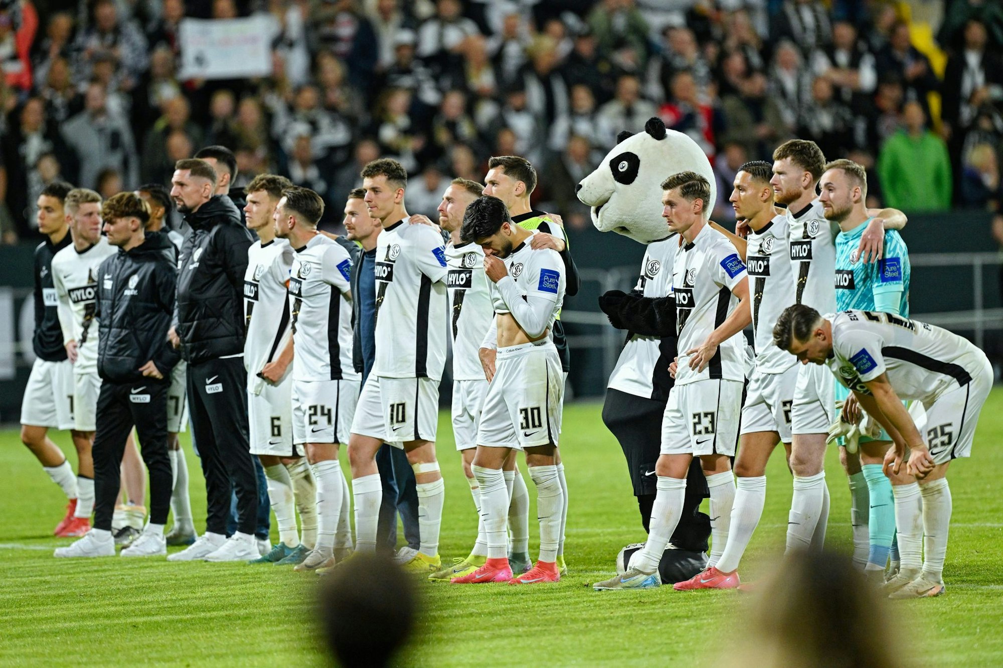 Elversberg scheiterte zuletzt in der Relegation und geht nun mit einem neuen Trainer in die Saison.