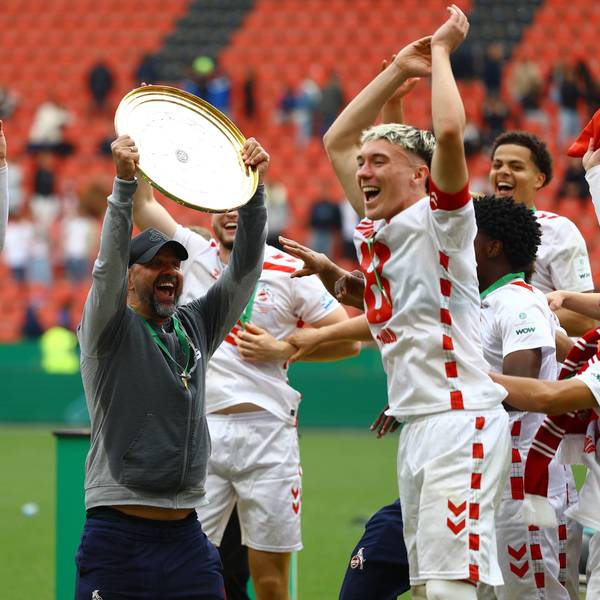 Stefan Ruthenbeck Trainer, 1. FC Köln U19 mit der Meisterschale. Fußball I Junioren I U19 DFB-Nachwuchsliga I Saison 2024-2025 I Deutsche Meisterschaft U19, Finale I Bayer 04 Leverkusen U19 - 1. FC Köln U19 I 18.05.2025 I BayArena *** Stefan Ruthenbeck Coach, 1 FC Köln U19 with the championship trophy Football I Juniors I U19 DFB Junior League I Season 2024 2025 I German Championship U19, Final I Bayer 04 Leverkusen U19 1 FC Köln U19 I 18 05 2025 I BayArena
