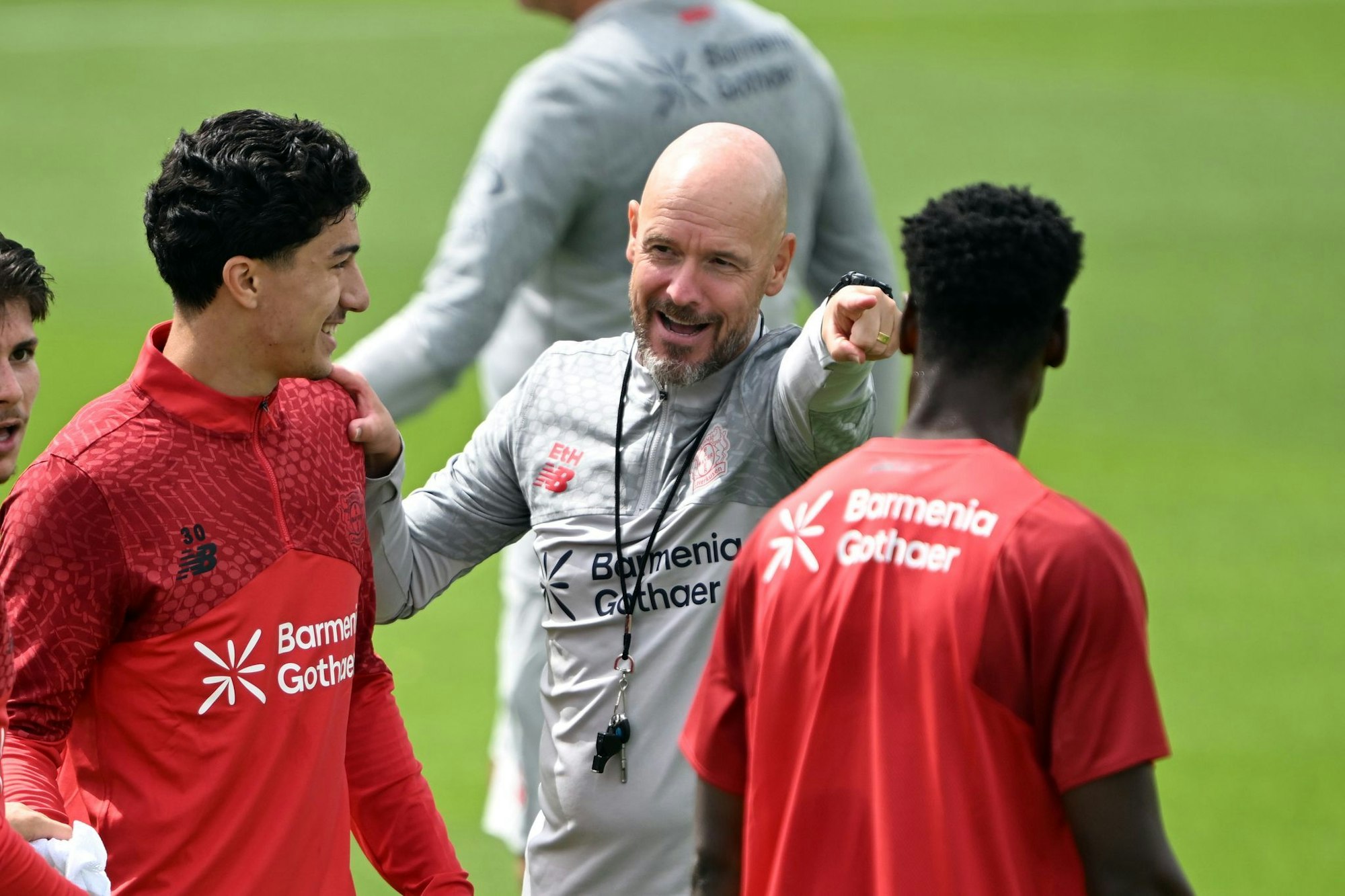 Die Mannschaft von Bayer-Trainer Erik ten Hag zeigte gegen Fortuna Sittard zwei verschiedene Seiten. (Archivbild)