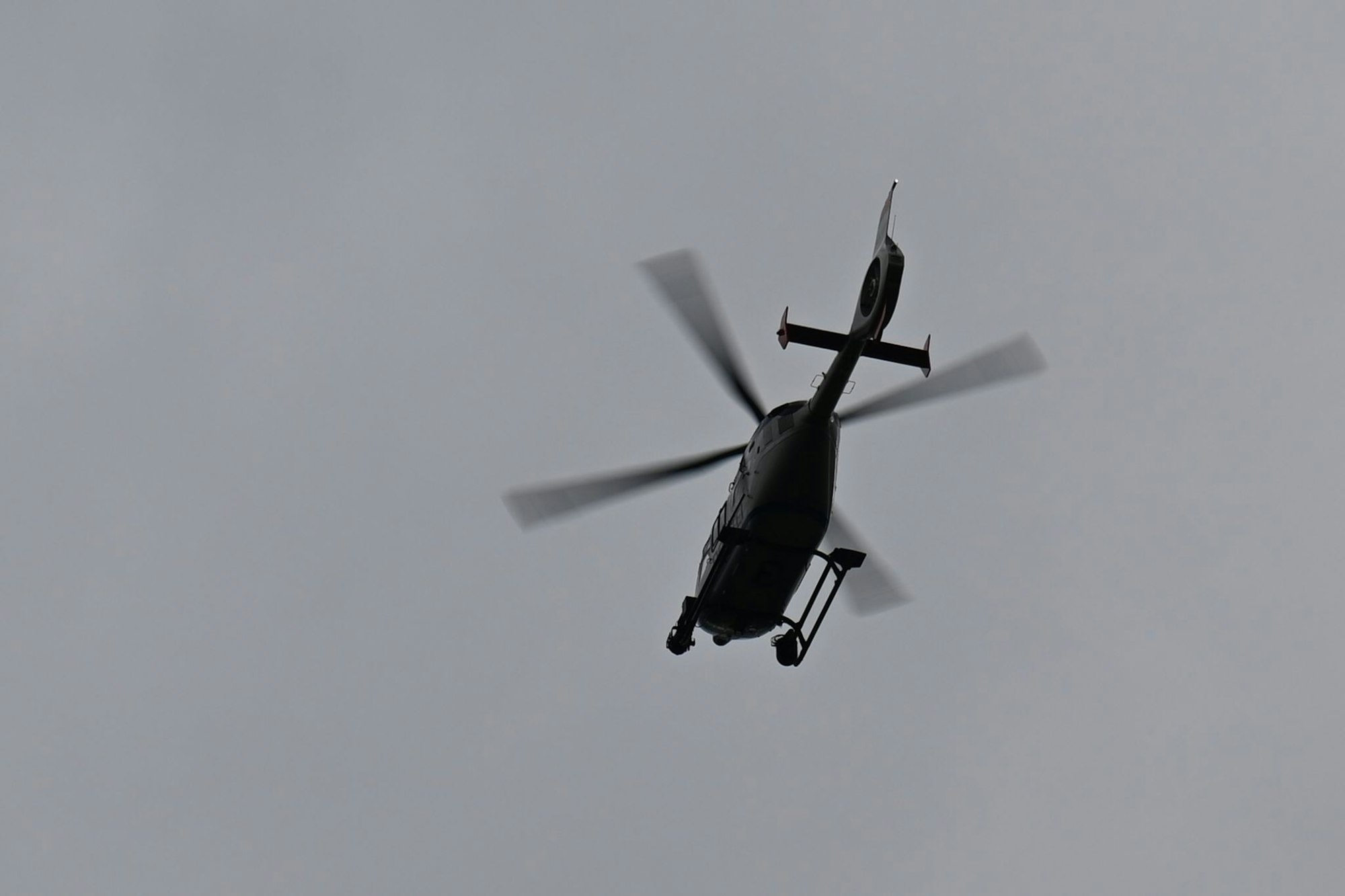 Ein Helikopter brachte die 28-Jährige schwer verletzt ins Krankenhaus. (Symbolbild)