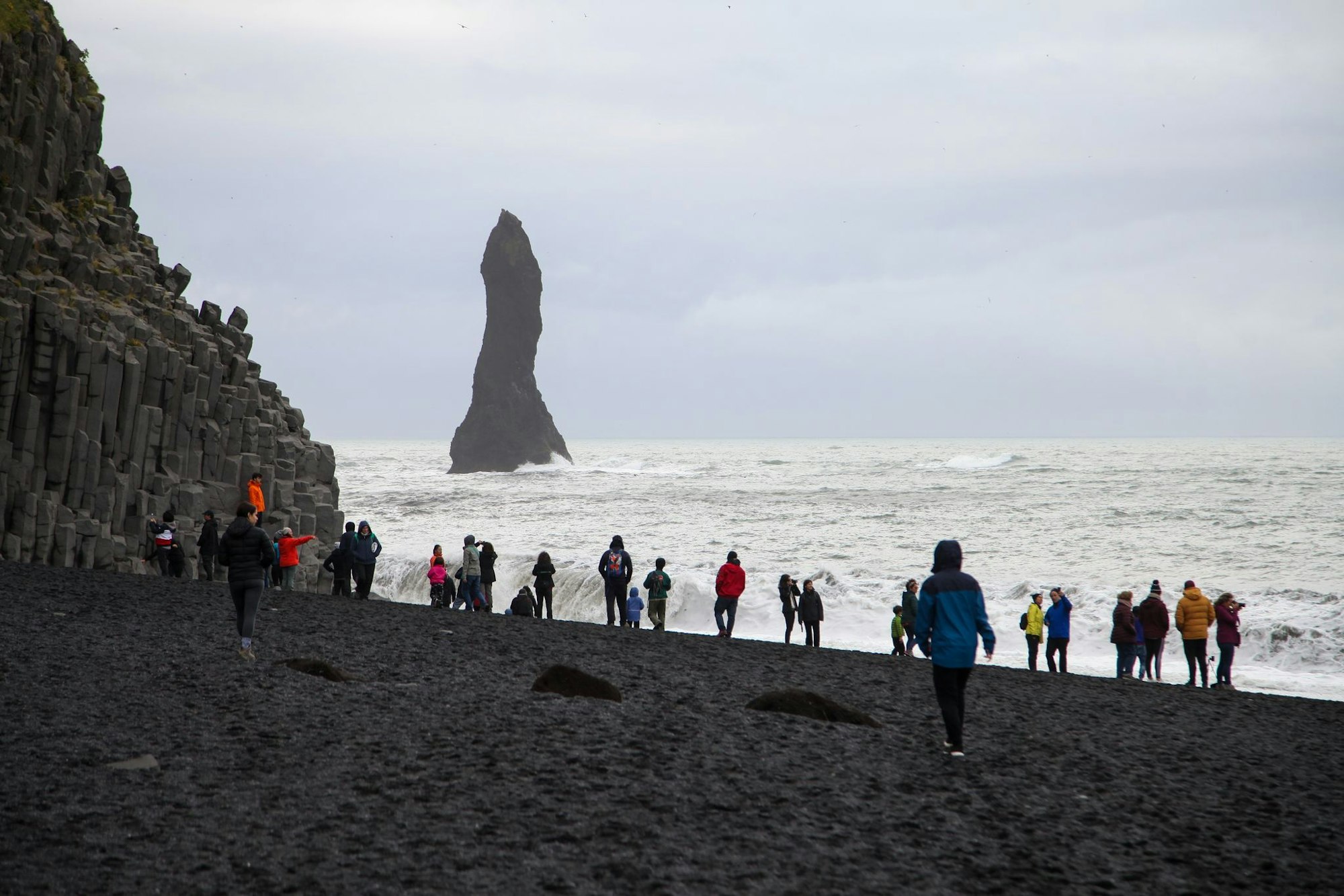 Am Strand Reynisfjara kam es am Wochenende zu einem tragischen Unglück. (Archivbild)