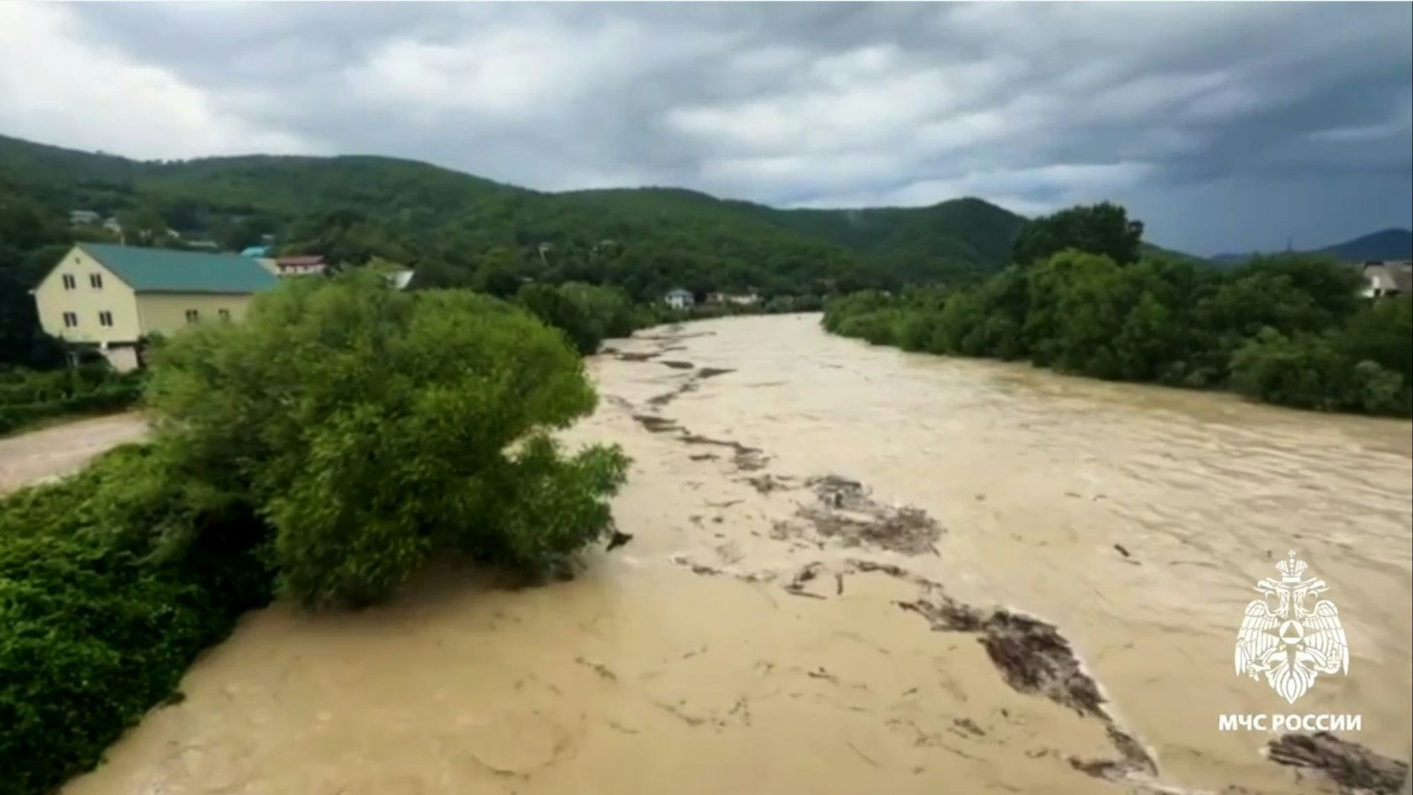 Unwetter haben im Kreis Tuapse in der Region Krasnodar zu Überschwemmungen geführt. (Handout)