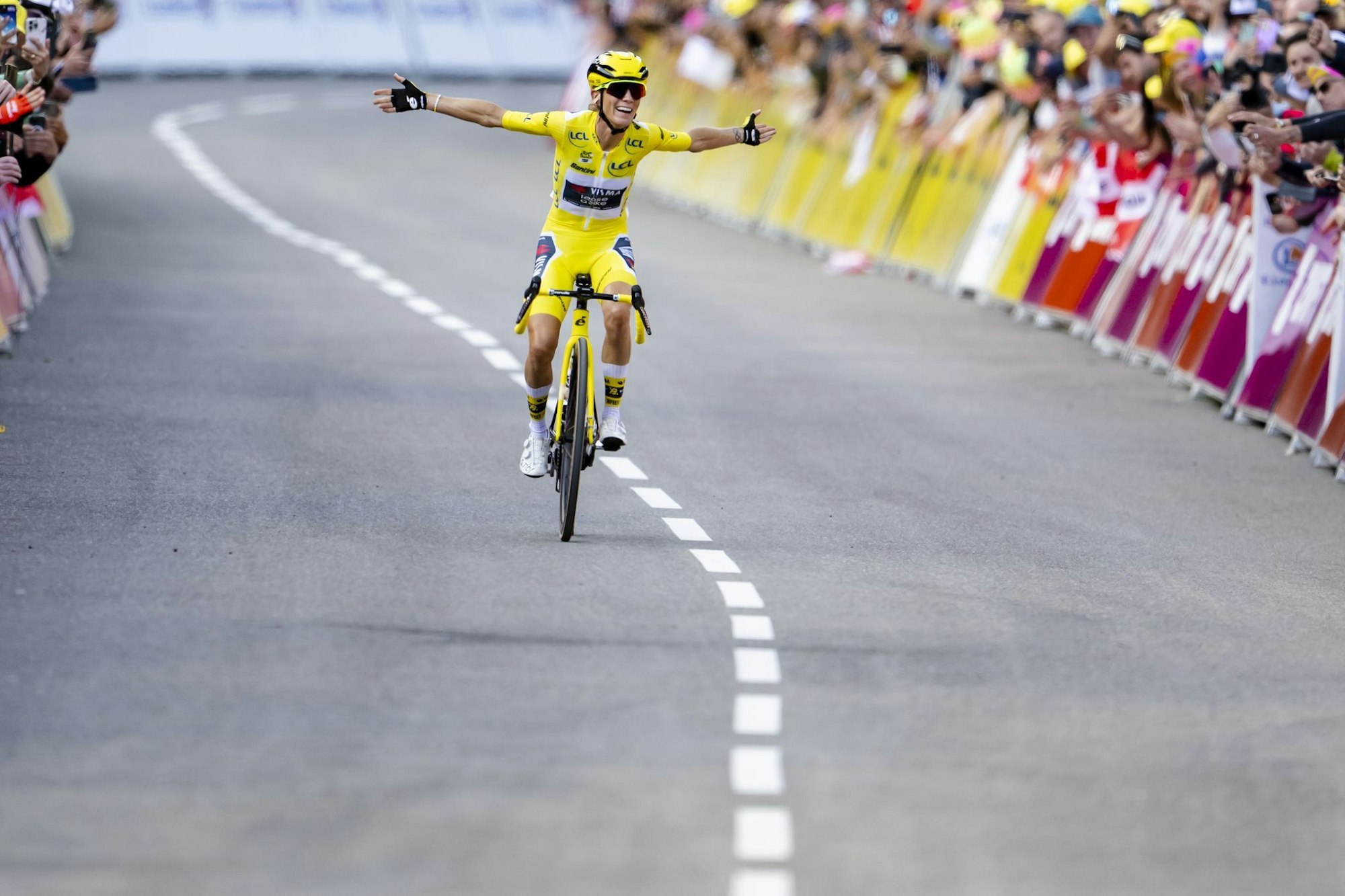 Triumphfahrt nach Chatel: Die Französin gewinnt auch die letzte Etappe.