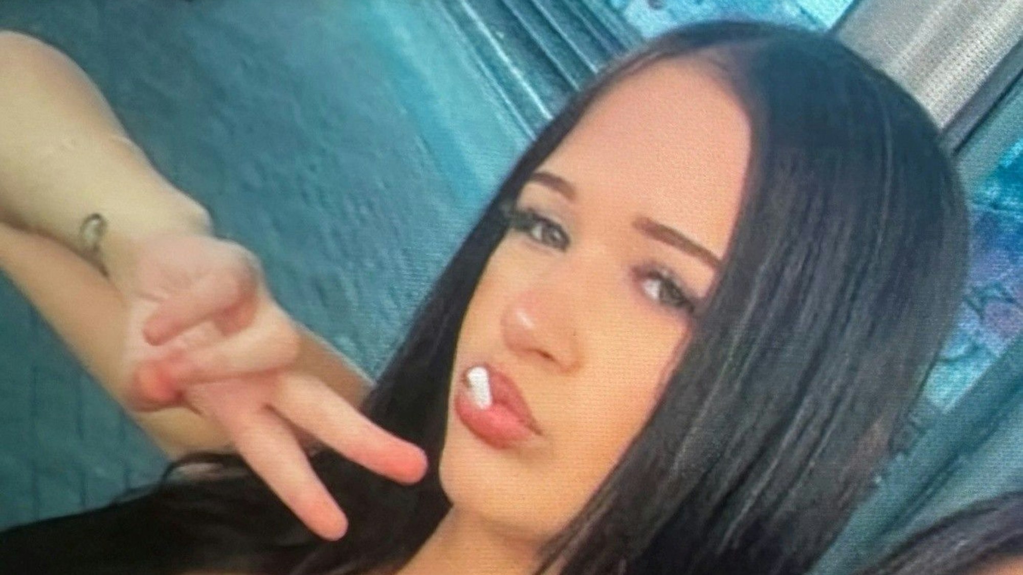 Wer erkennt die Vermisste auf dem Foto oder kann Hinweise zu ihrem aktuellen Aufenthaltsort geben?