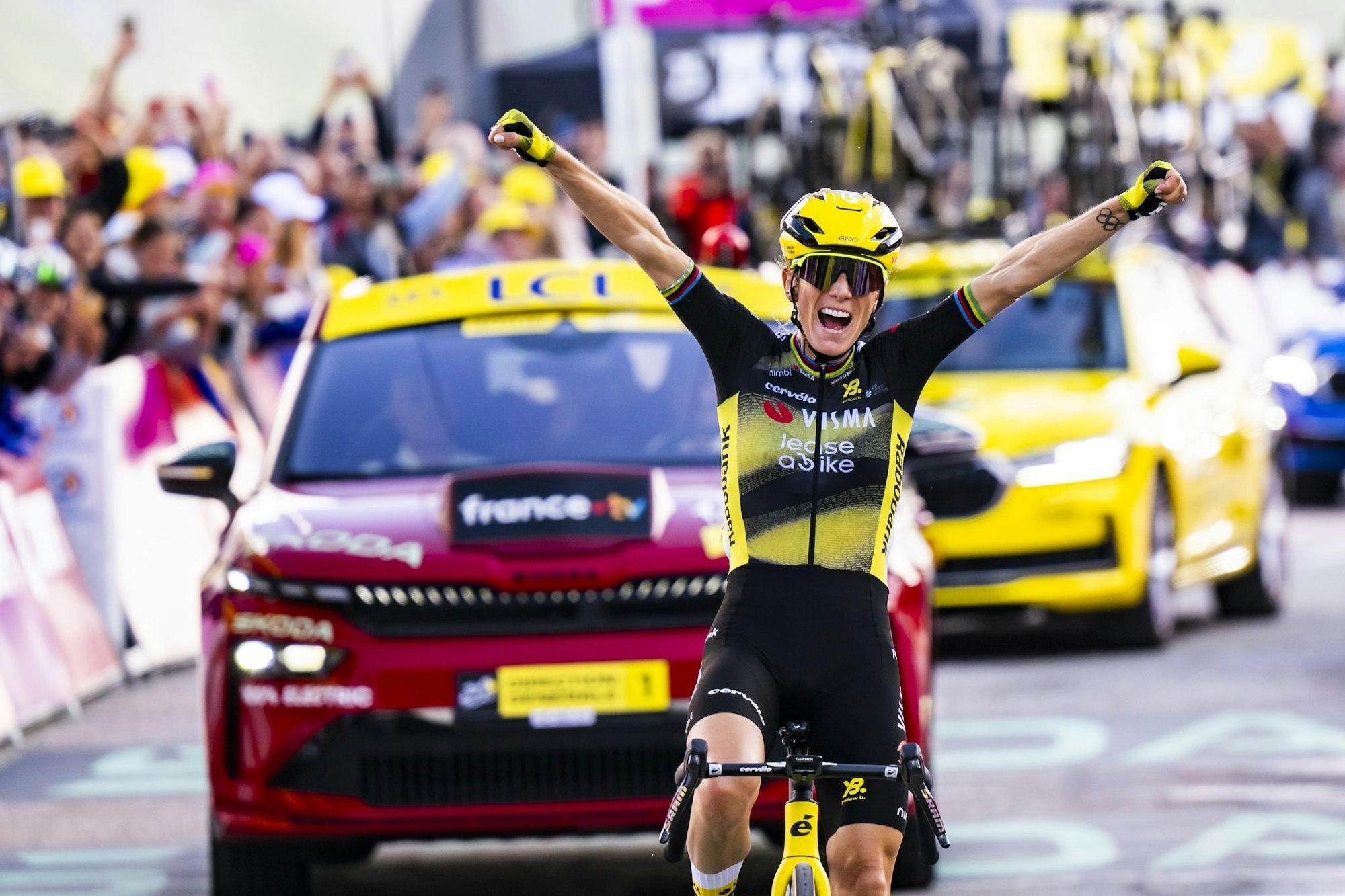 Solo-Ritt bringt Gelb: Ferrand-Prevot gewinnt die Tour in den Alpen.
