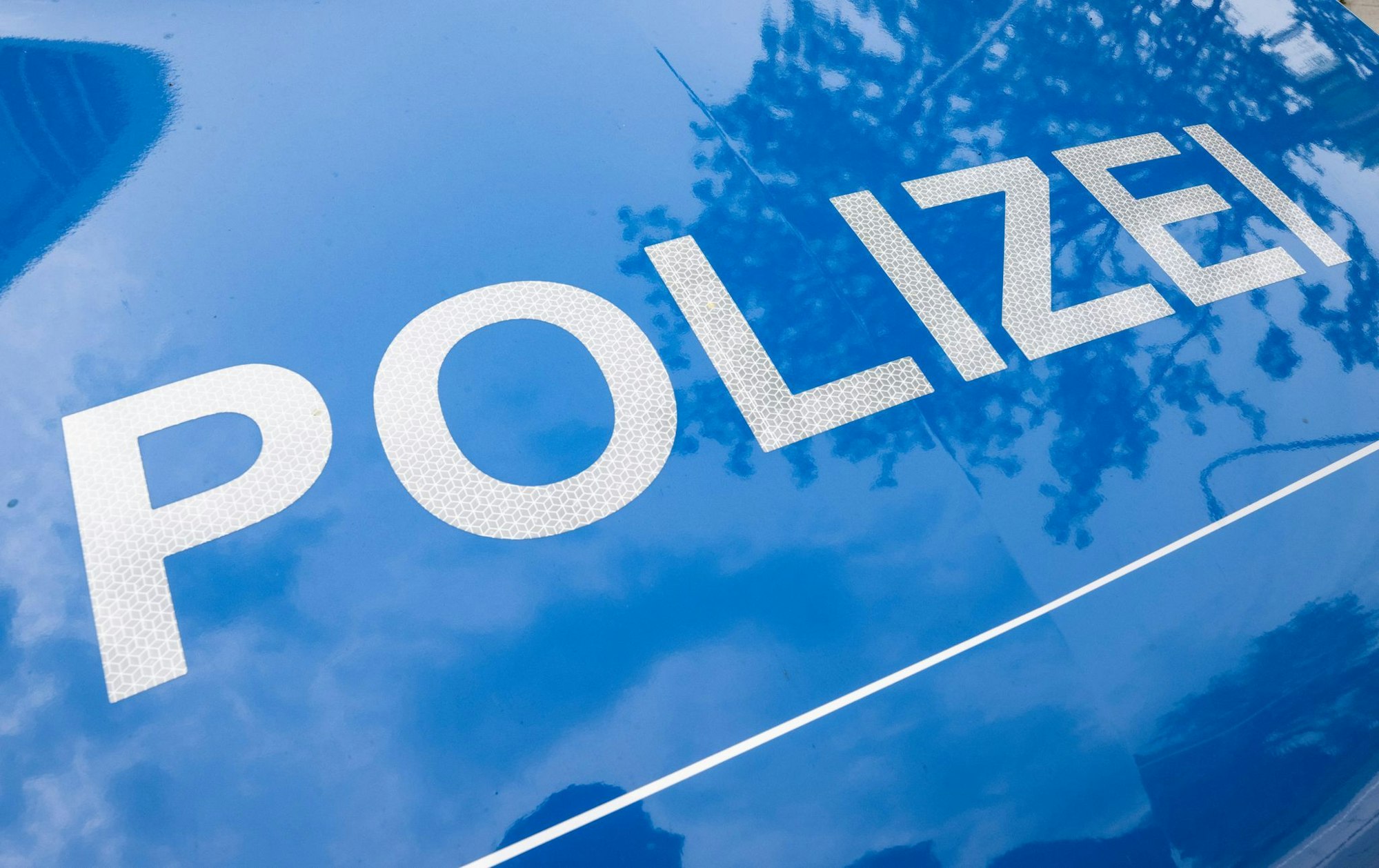 Eine Mordkommission ermittelt nach einem tödlichen Vorfall im Mettmann. (Symbolbild)