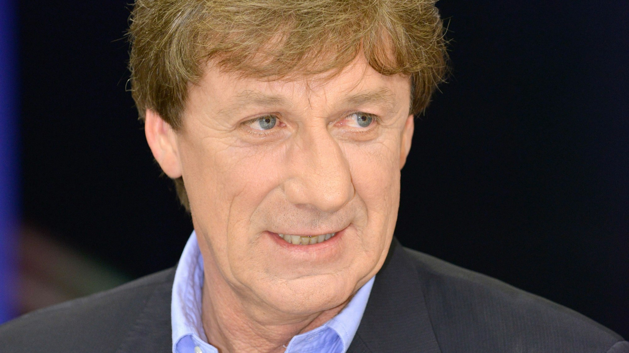 23.05.2013, Berlin: Frank Mill, ehemaliger Nationalspieler, aufgenommen während der ZDF-Talksendung "Maybrit Illner" zum Thema "Borussia oder Bayern - wer sind die wahren Champions?" im ZDF-Hauptstadtstudio im Berliner Zollernhof Unter den Linden. Mill ist im Alter von 67 Jahren gestorben. (zu dpa: «Ex-Weltmeister Frank Mill stirbt mit 67 Jahren») Foto: Karlheinz Schindler/dpa-Zentralbild/dpa +++ dpa-Bildfunk +++