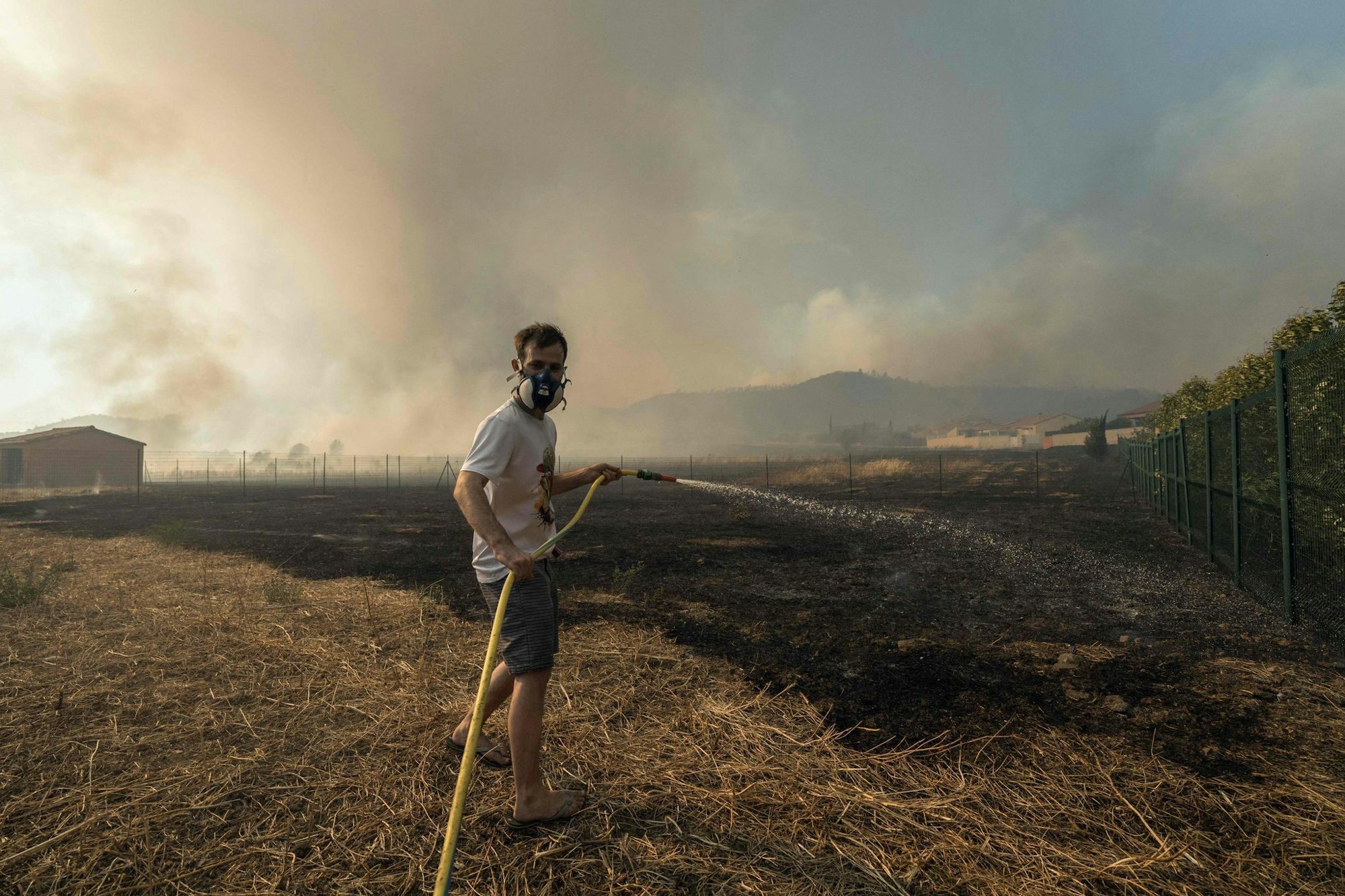 Das Feuer in Südfrankreich breitete sich rapide aus.