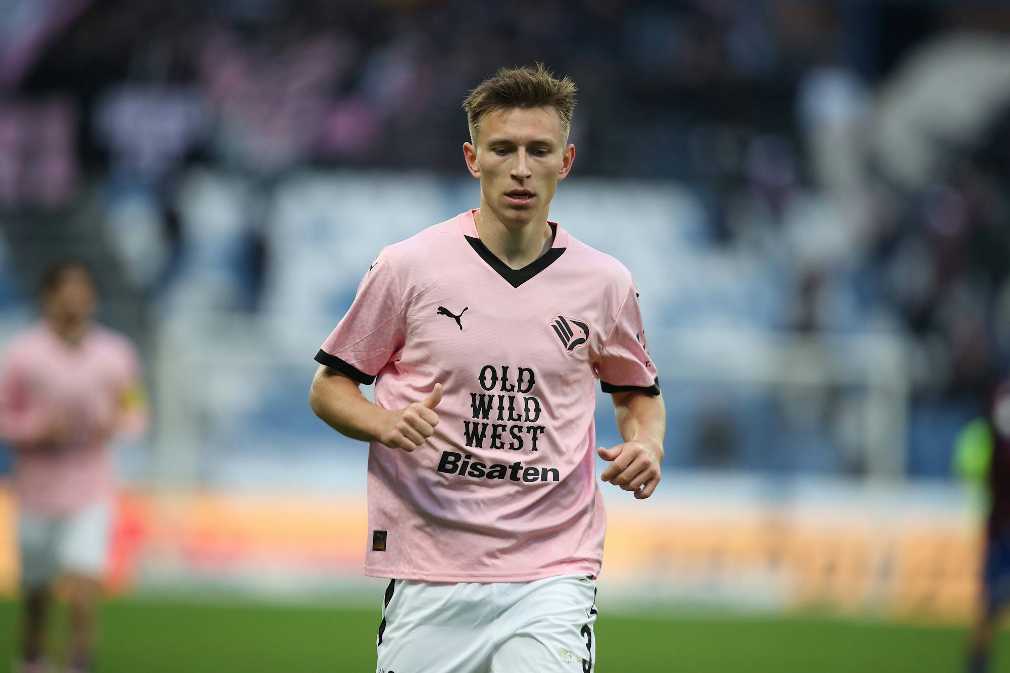 Neuer Linksverteidiger: Lund zum Medizincheck beim 1. FC Köln - Abgang zeichnet sich ab - Rundschau Online